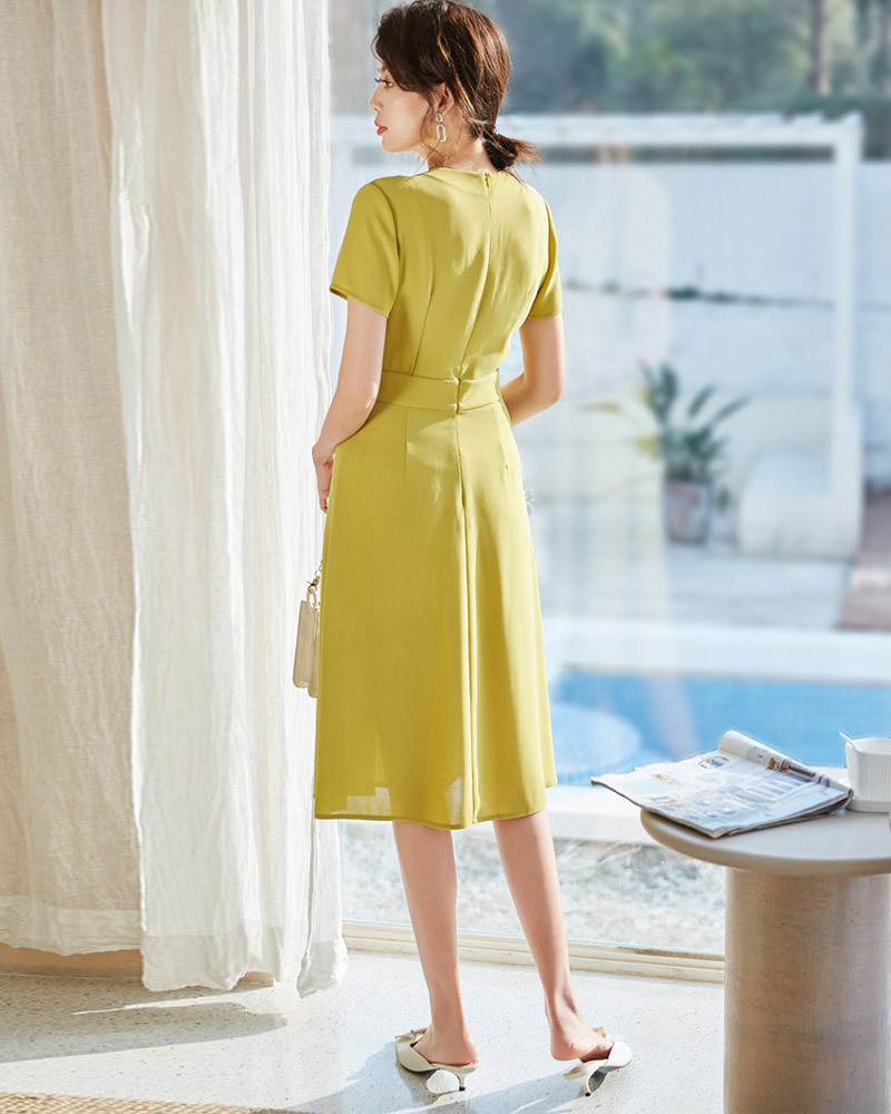 DEER.W 交叉V領壓褶鑽飾洋裝 黃色