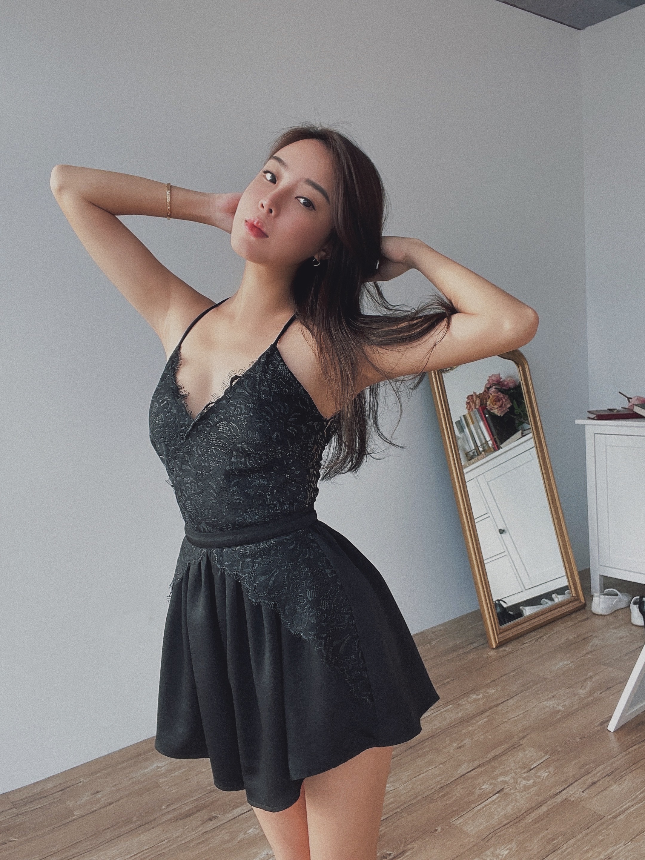 Love Someone 胸前蕾絲連身短褲