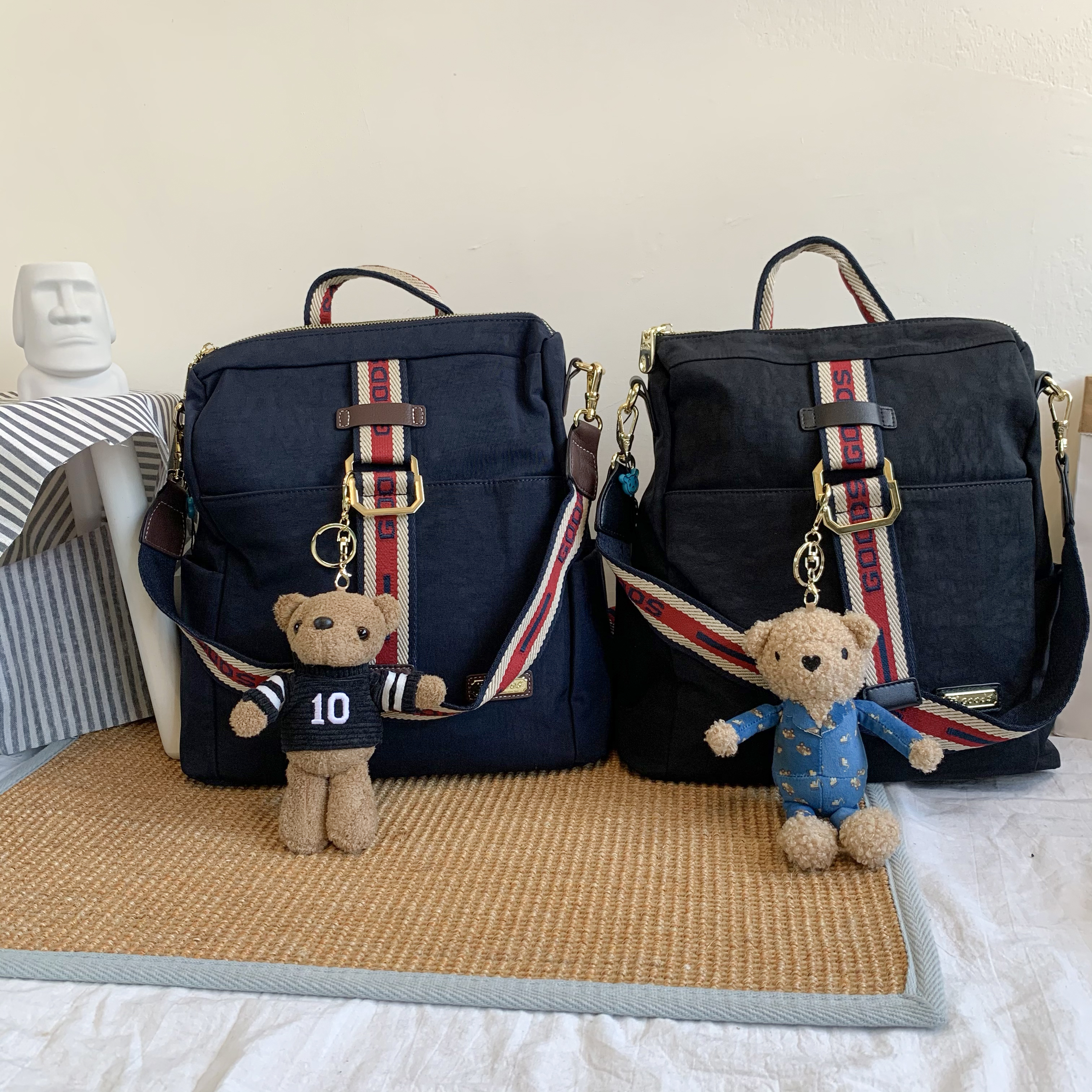 GOODS 織帶藍 丹寧運動風後背包 附小熊吊飾 #2704