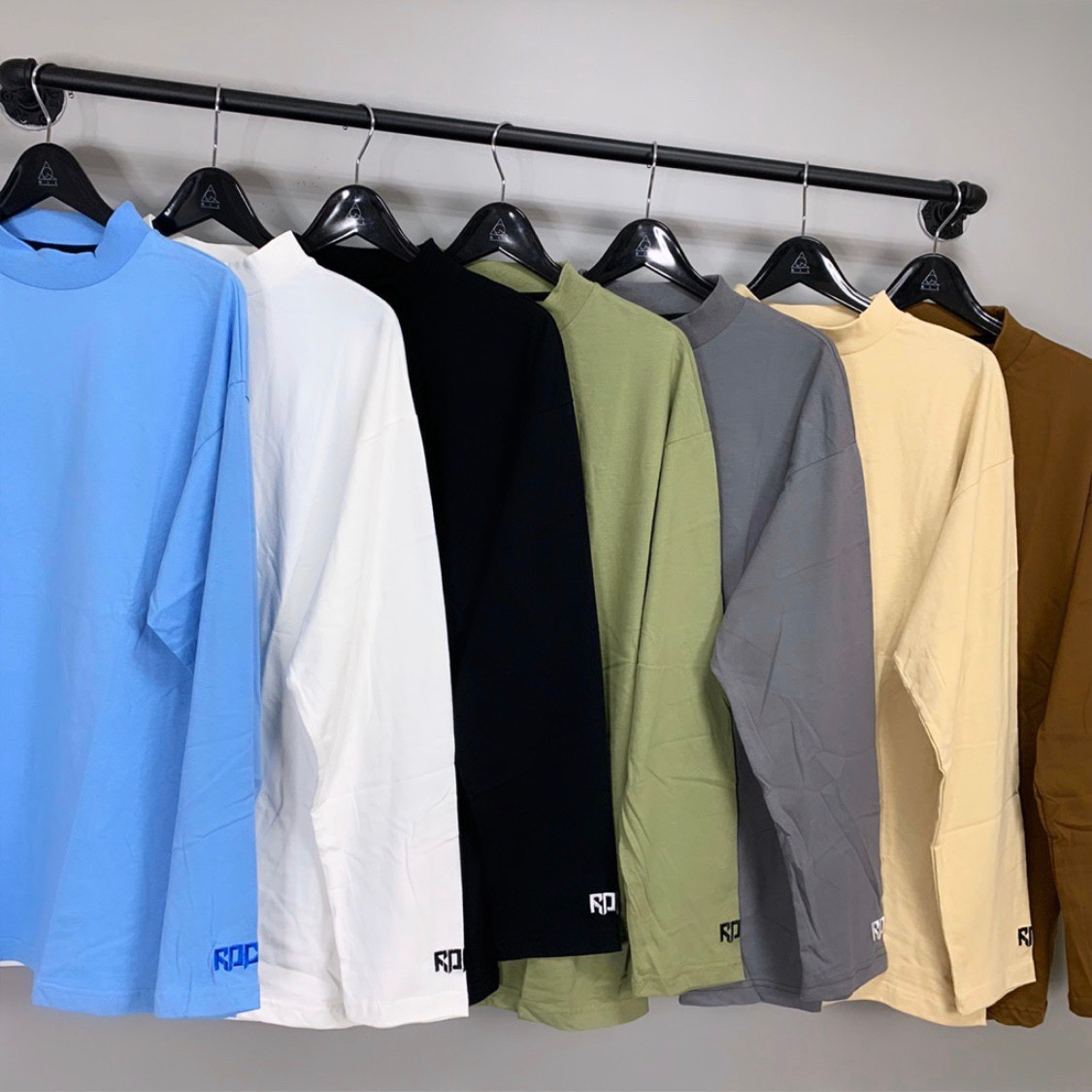 韓國製 RDC STUDIOS 小高領 袖口刺繡字體 寬鬆長袖 長T 薄長袖