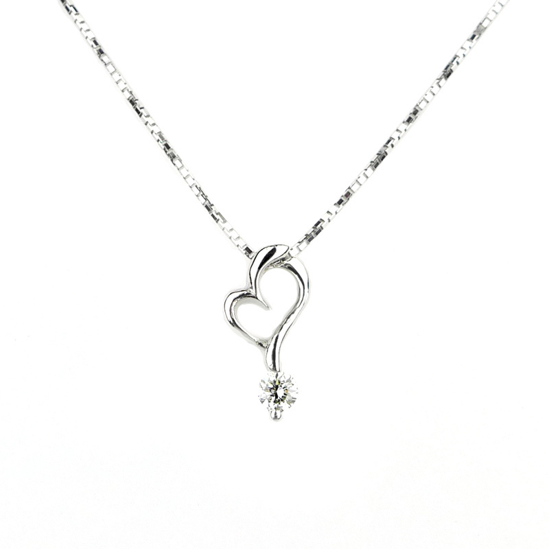 18K白金天然鑽石心形吊墜