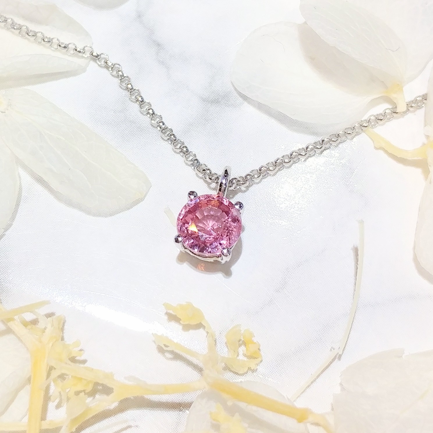 18K White Gold 0.79ct Pink Sapphire Solitaire Pendant