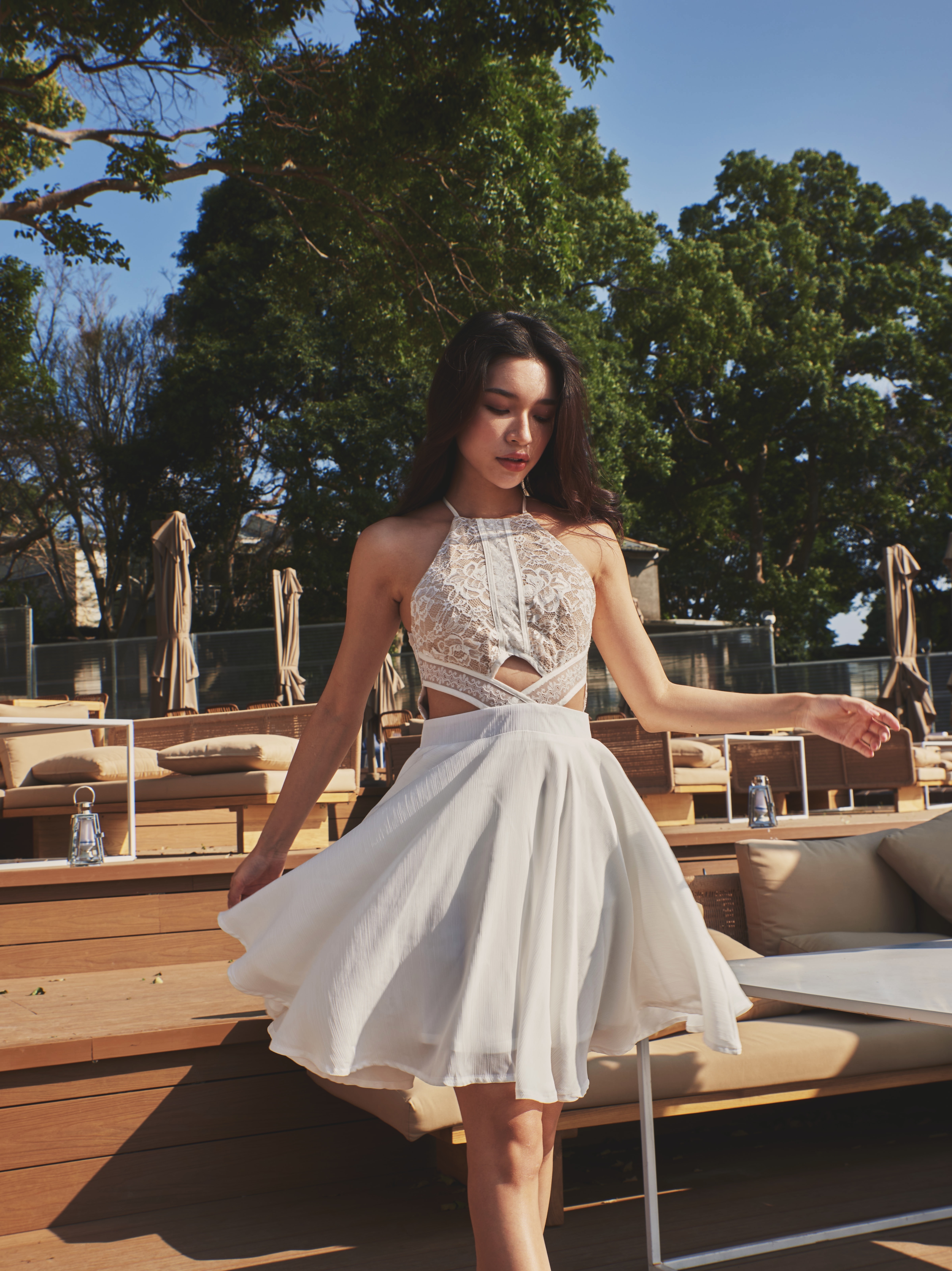 We dance 削肩腰簍空短洋裝