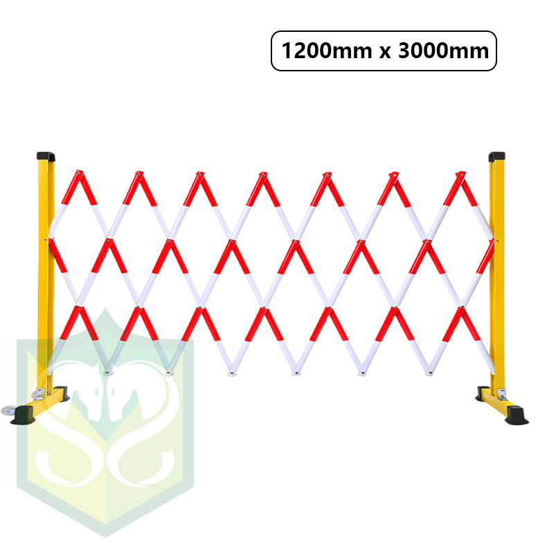 Insulated telescopic rubber fence