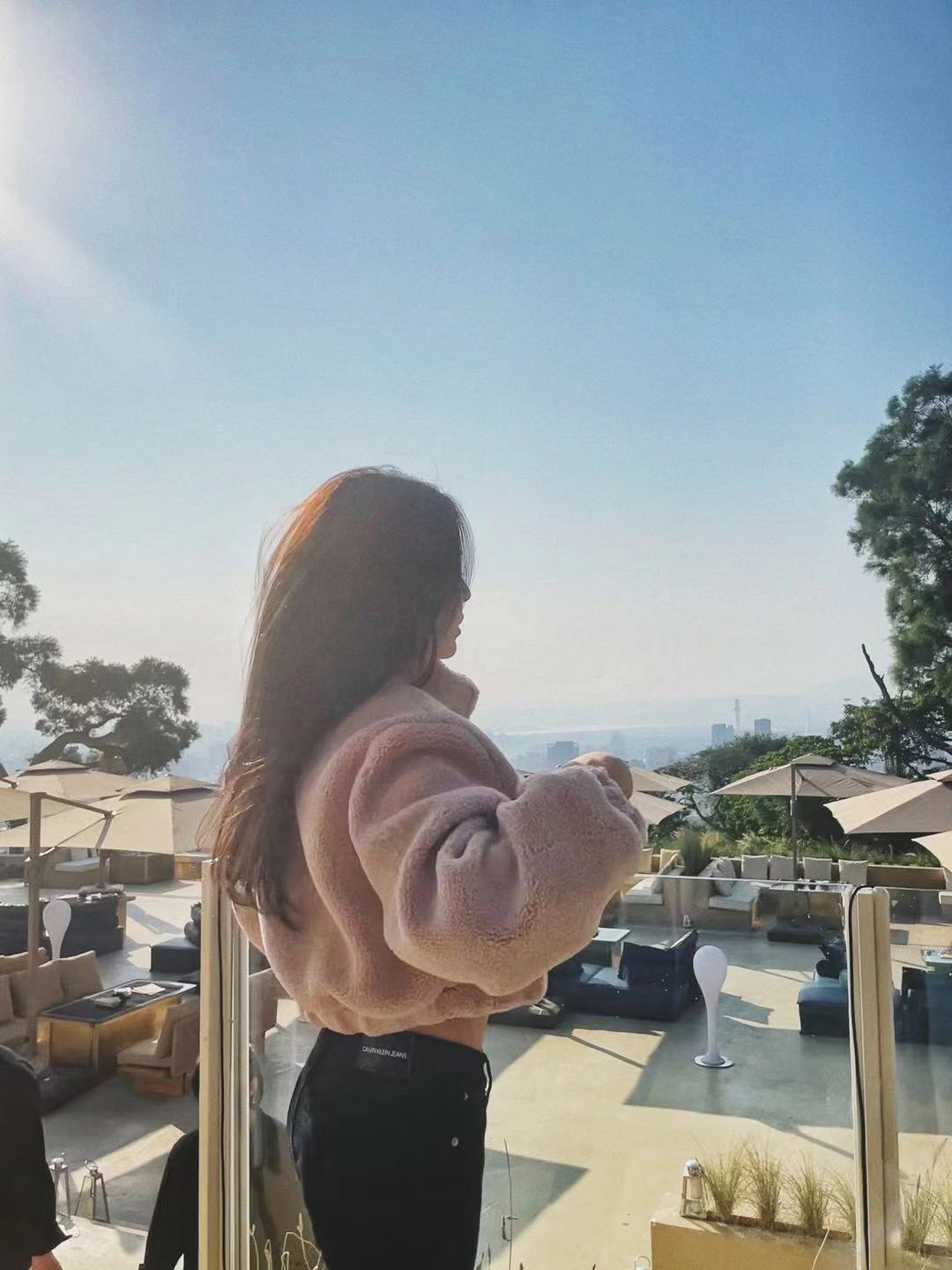 The rose 毛毛高領外套