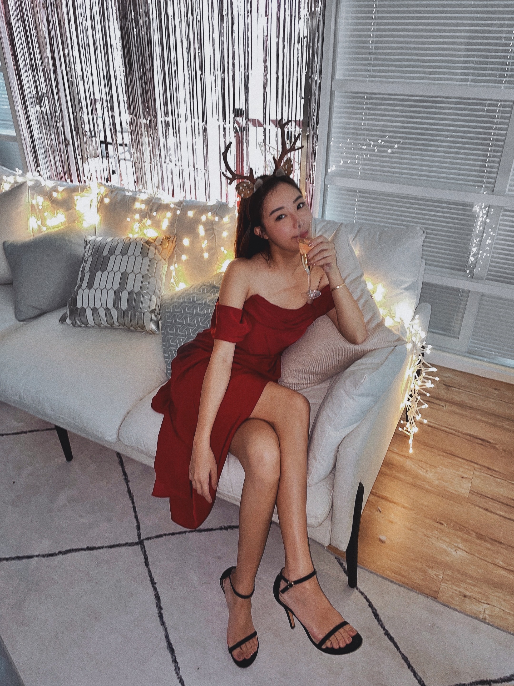 Enjoy the moment 一字領抓皺斜邊洋裝