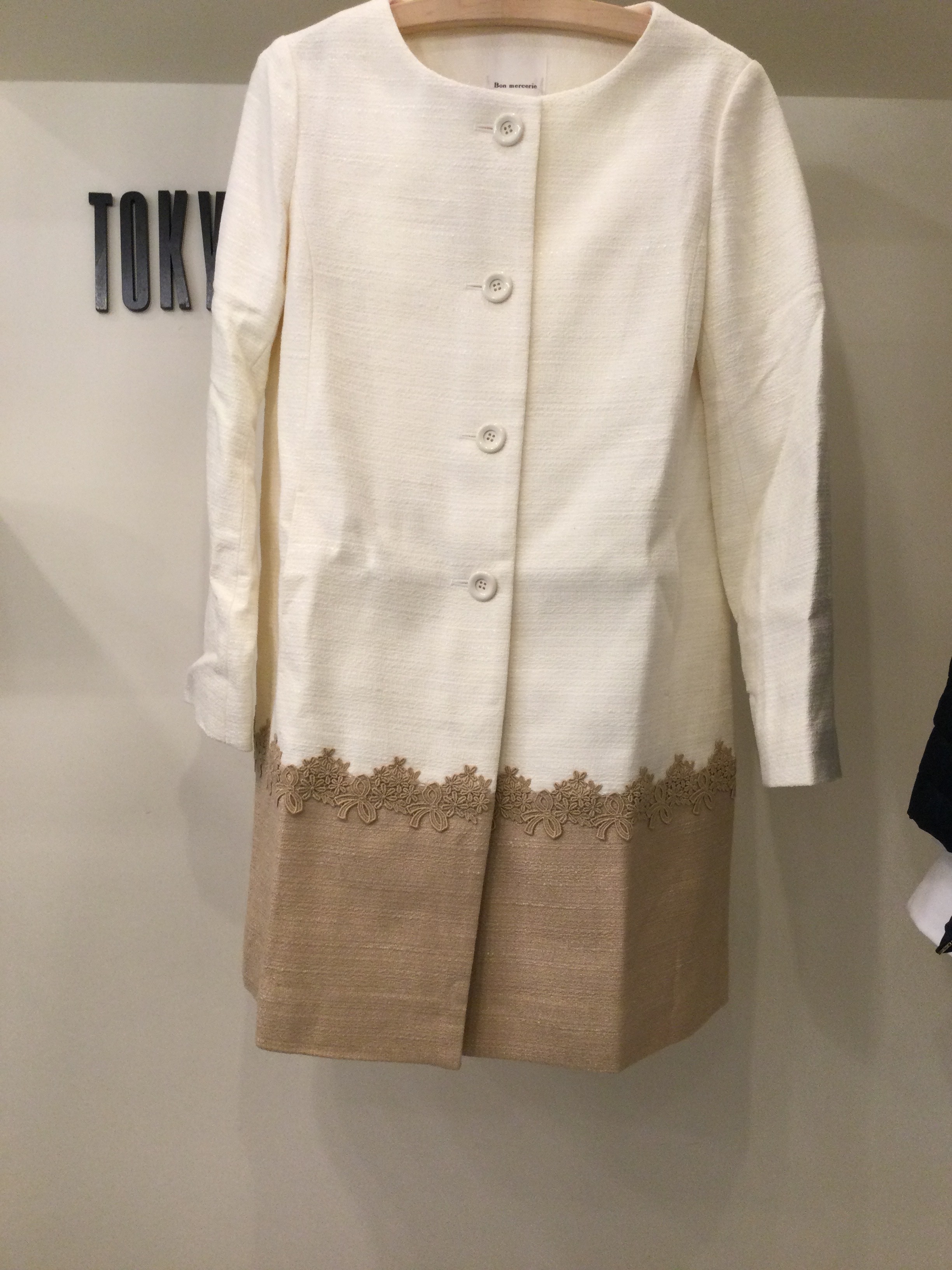 下擺刺繡lace花大衣