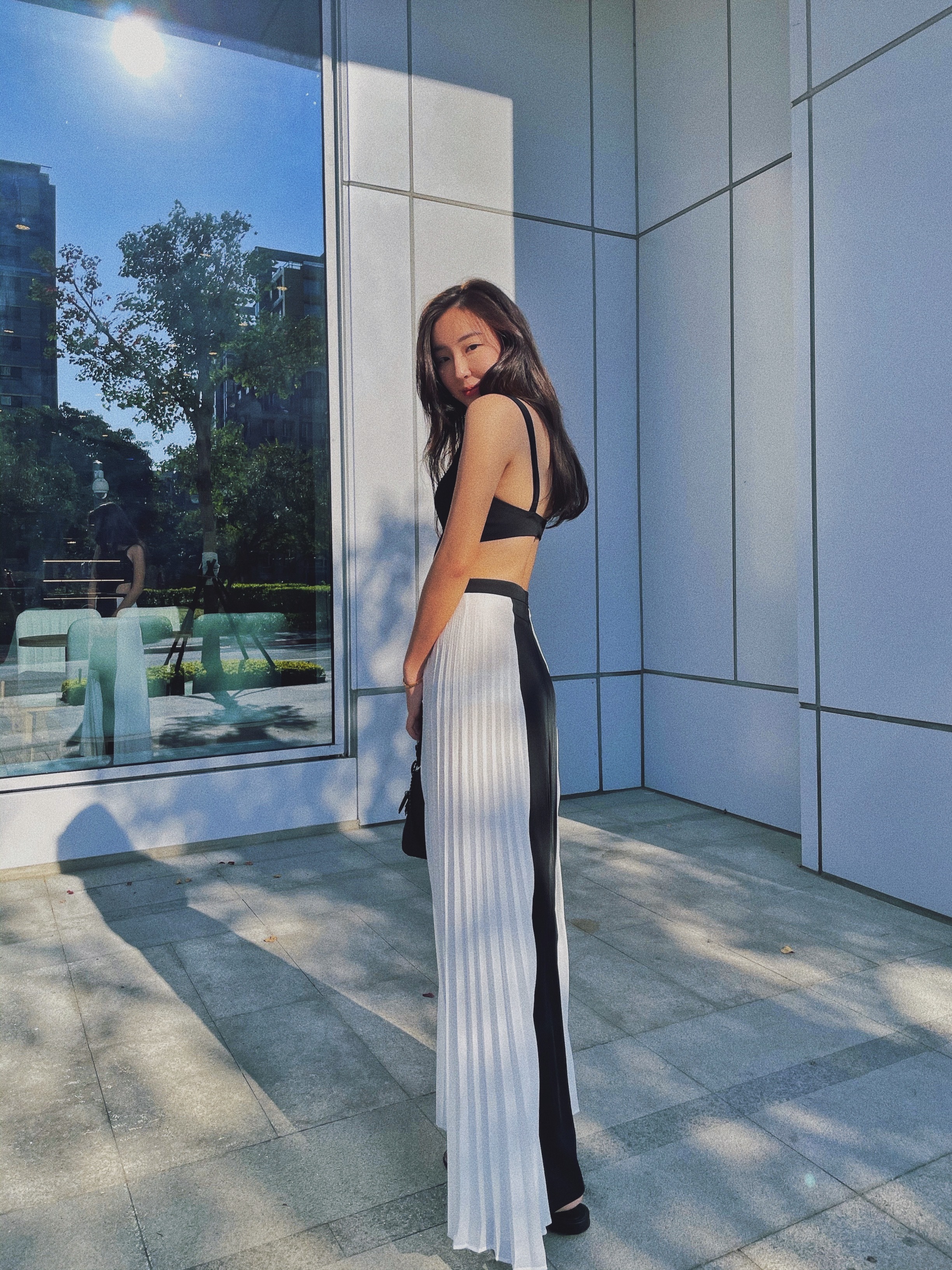 Greece 挖腰露背百褶洋裝