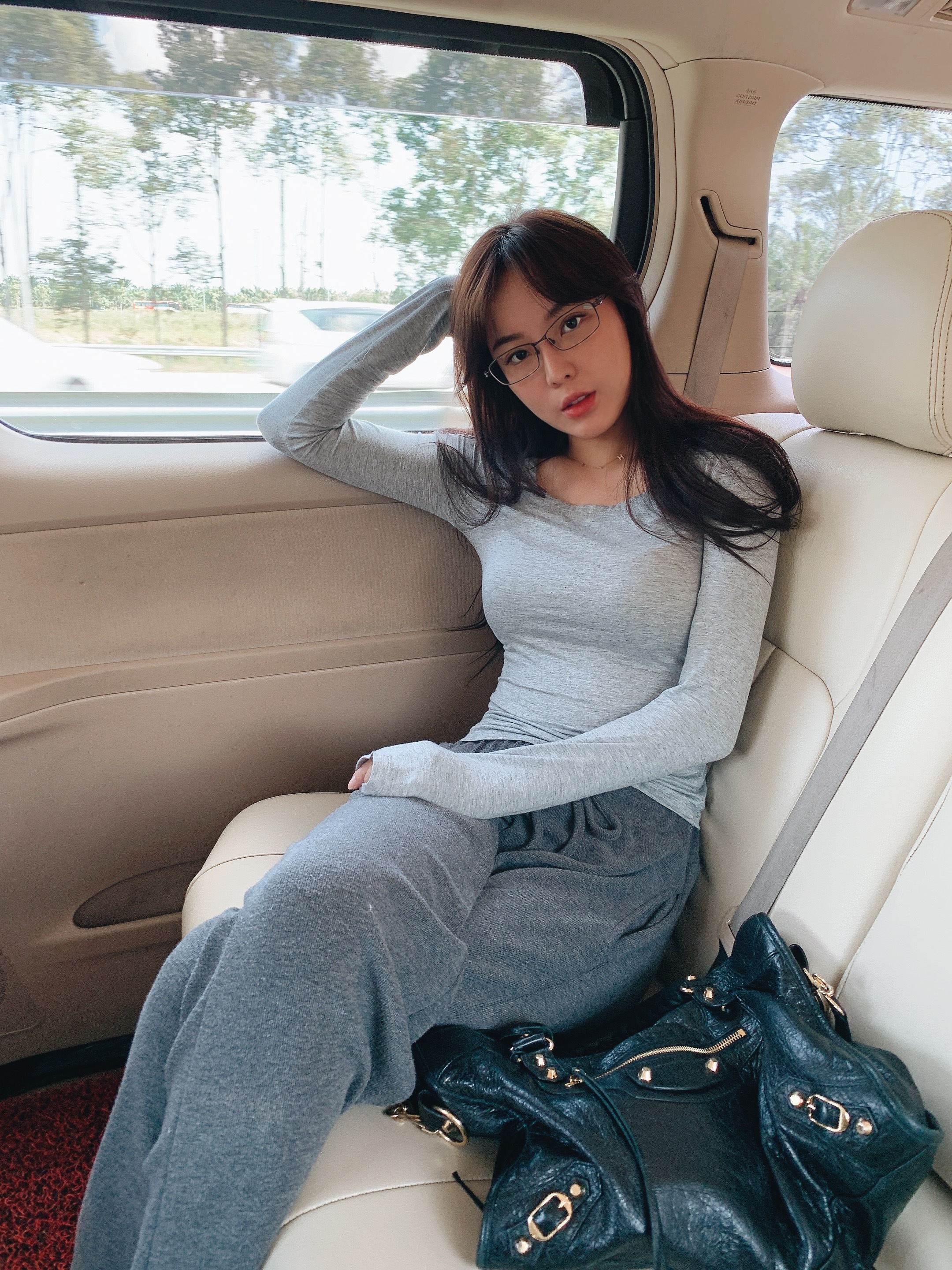 Hug 溫暖的擁抱 百搭圓領長袖棉質上衣