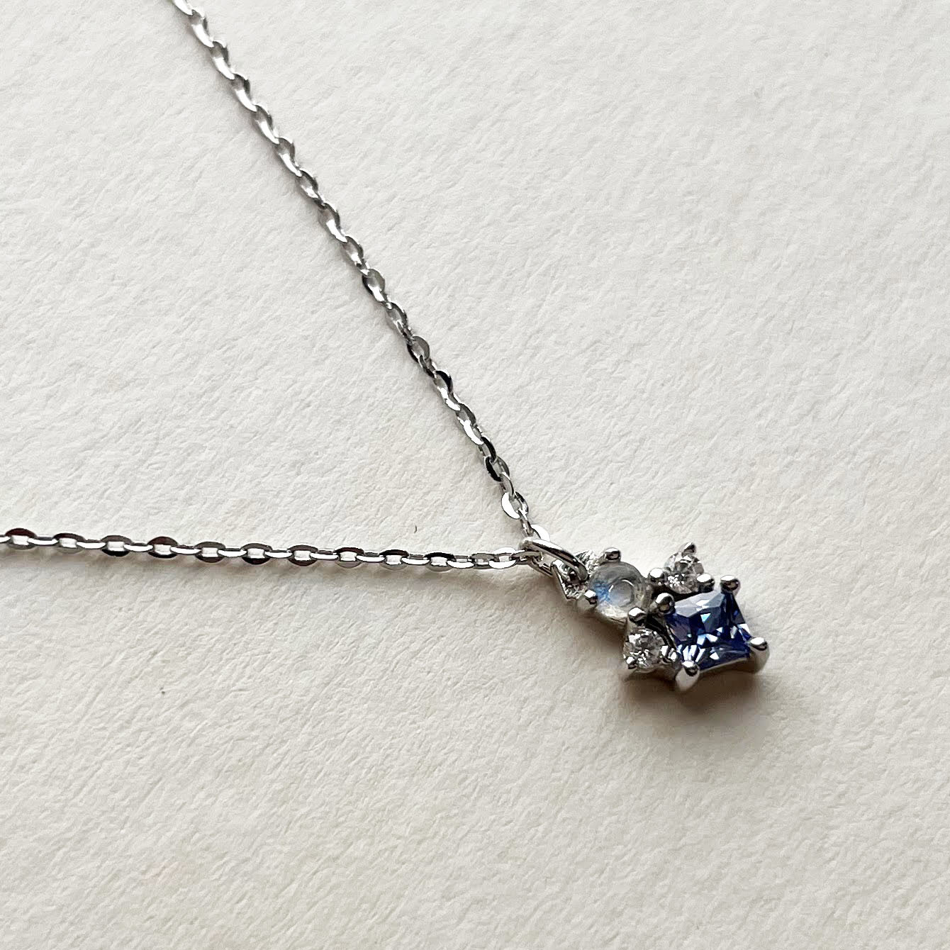 Silver / 閃爍水星墜鍊