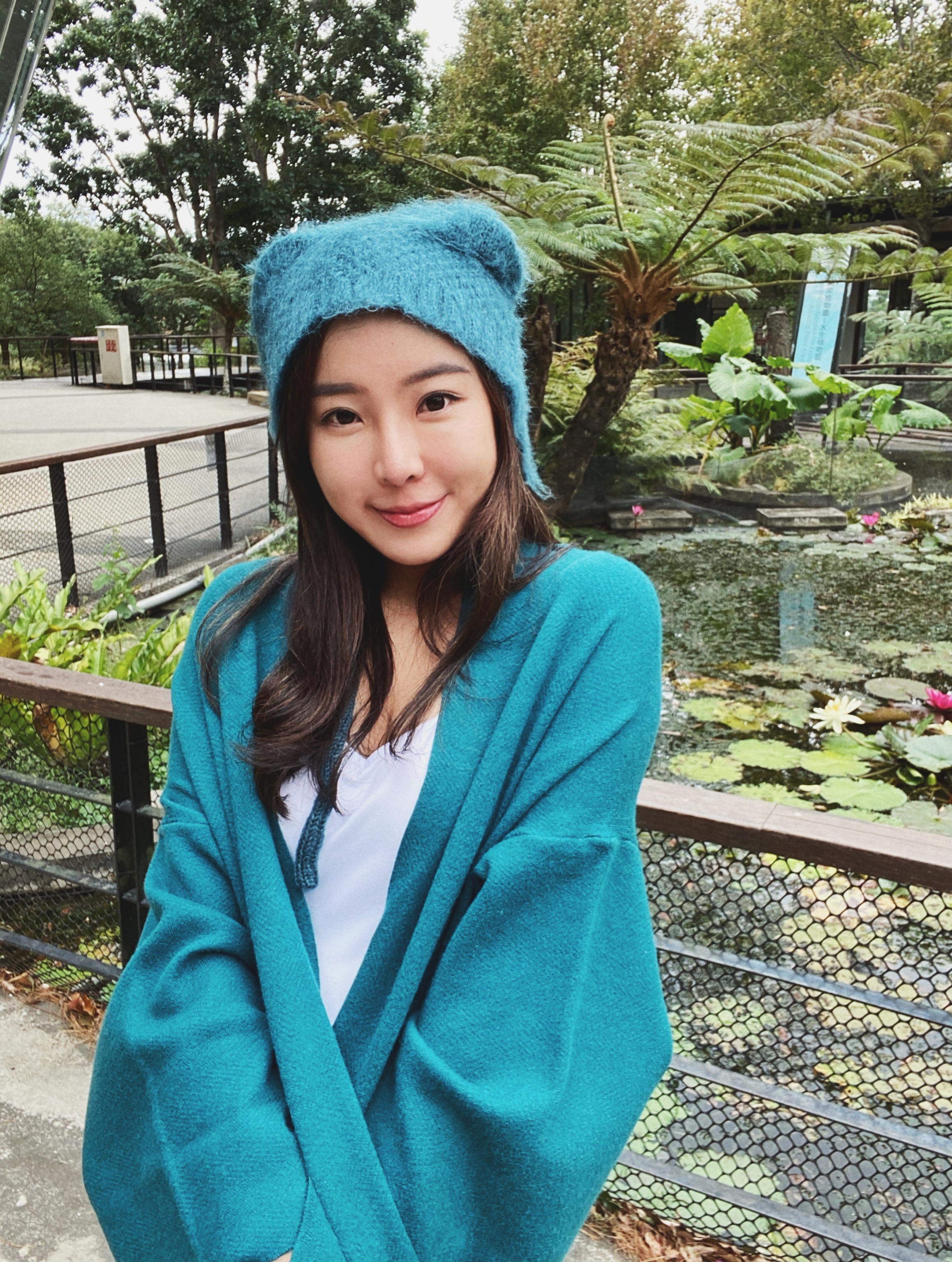 Act like a cat 像貓一樣 包心紗罩衫和絨絨的貓耳帽