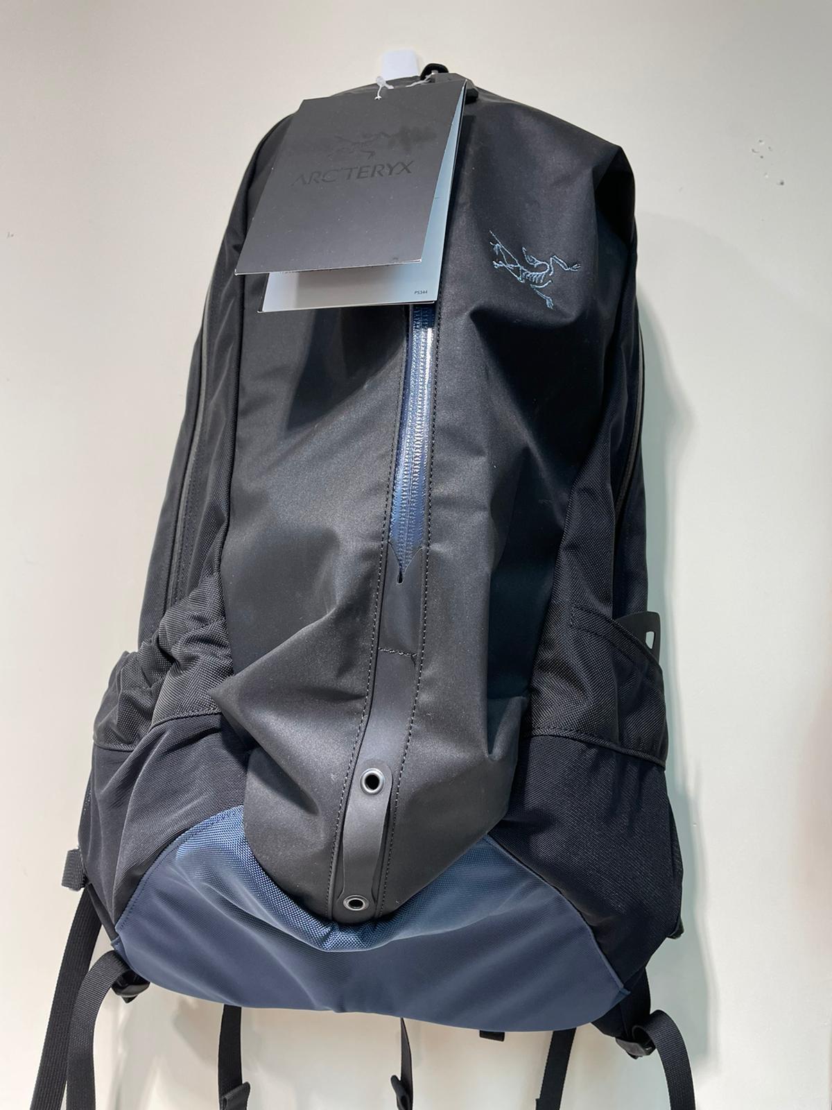 {現貨} Arc'teryx 22 Arro Backpack "Blue/Black"