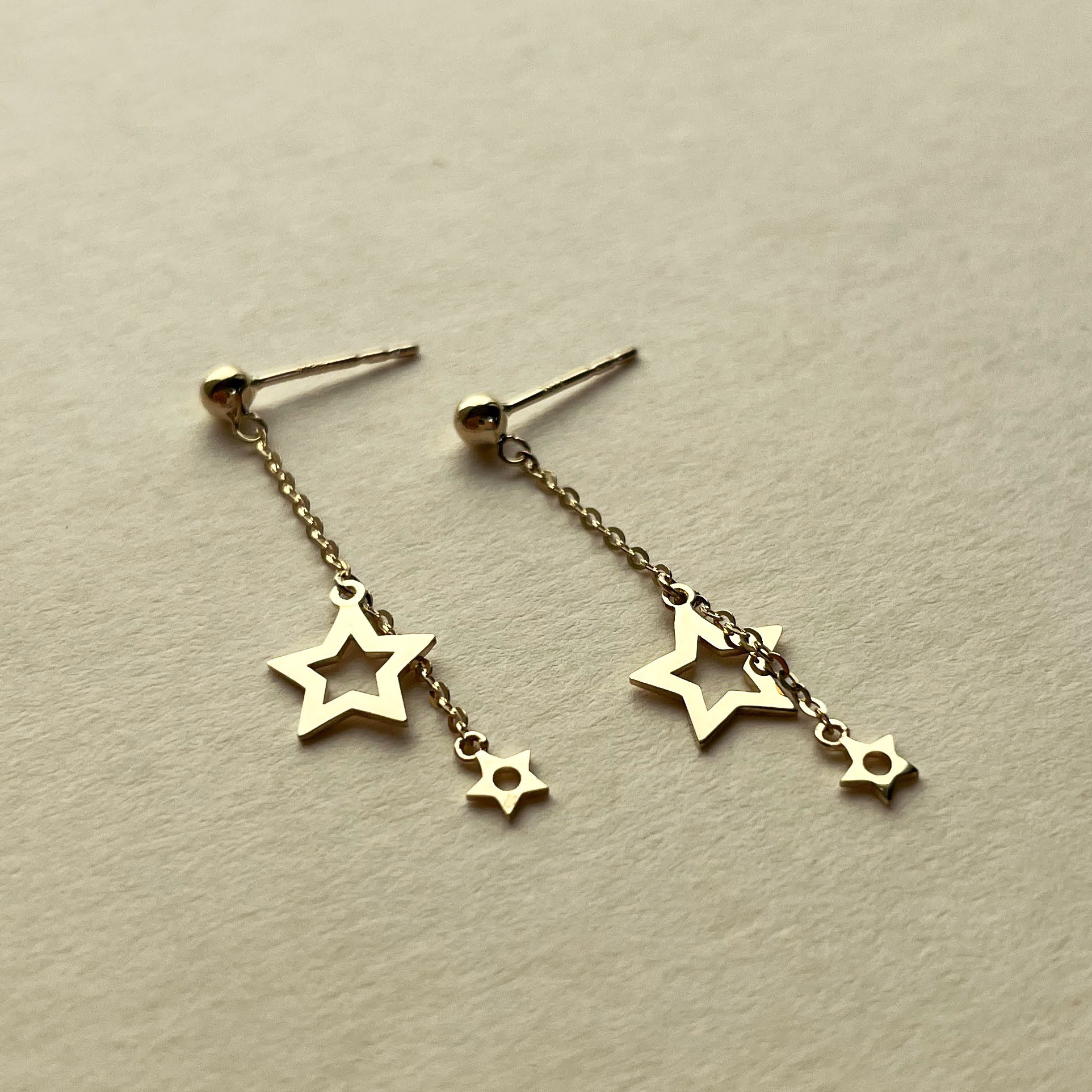 K10 / 素面回扣星辰耳環