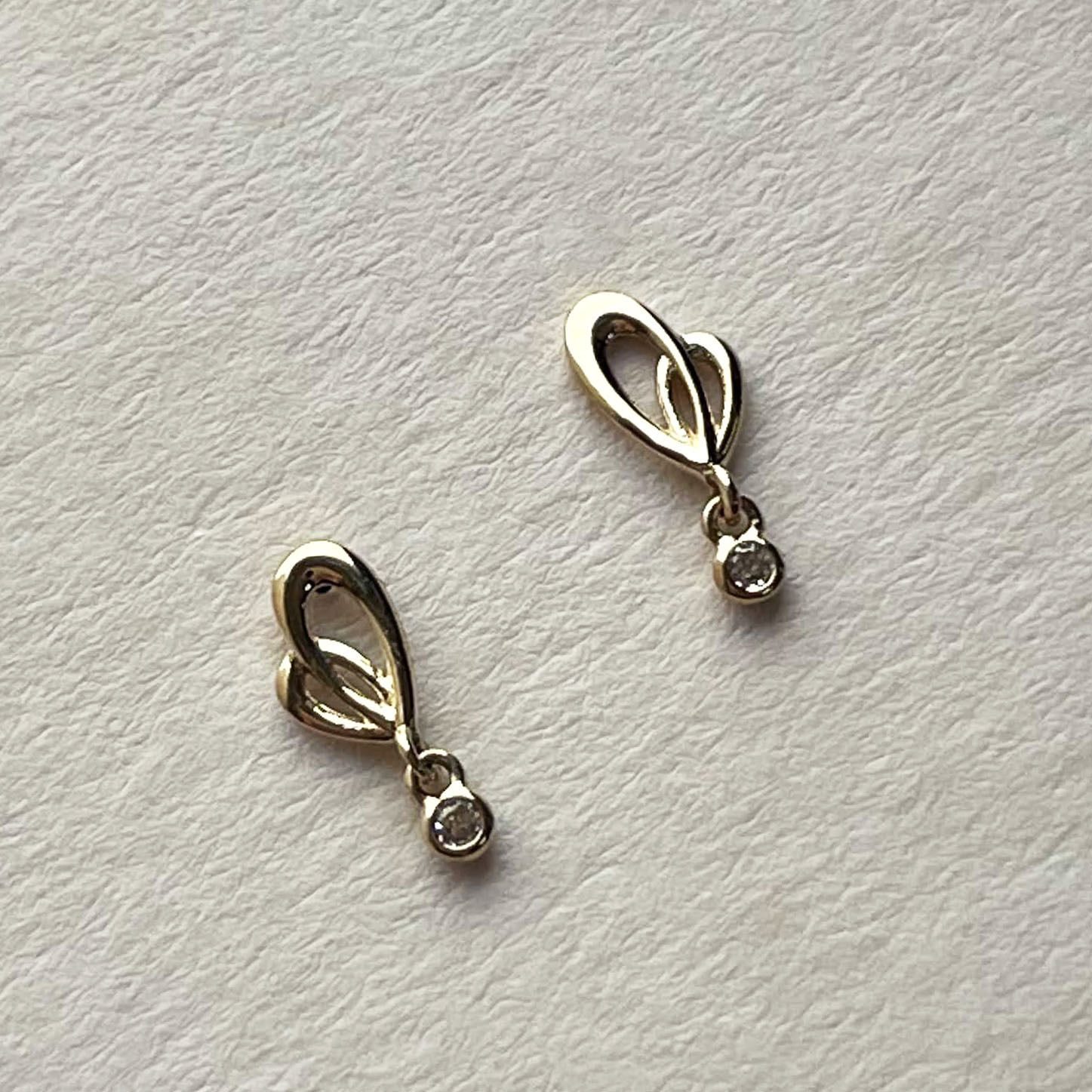 10K/捲曲夢幻心形耳環