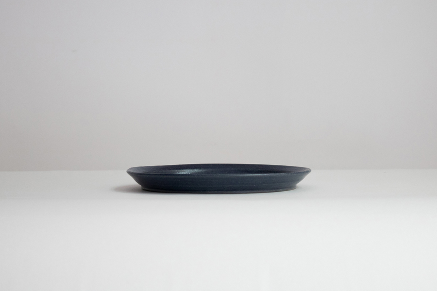 青人窯-7寸皿   灰るり 釉 (藍)