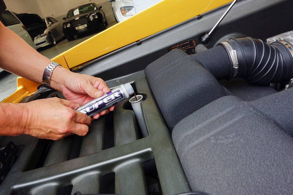 super engine restorer lamborghini gallardo pouring