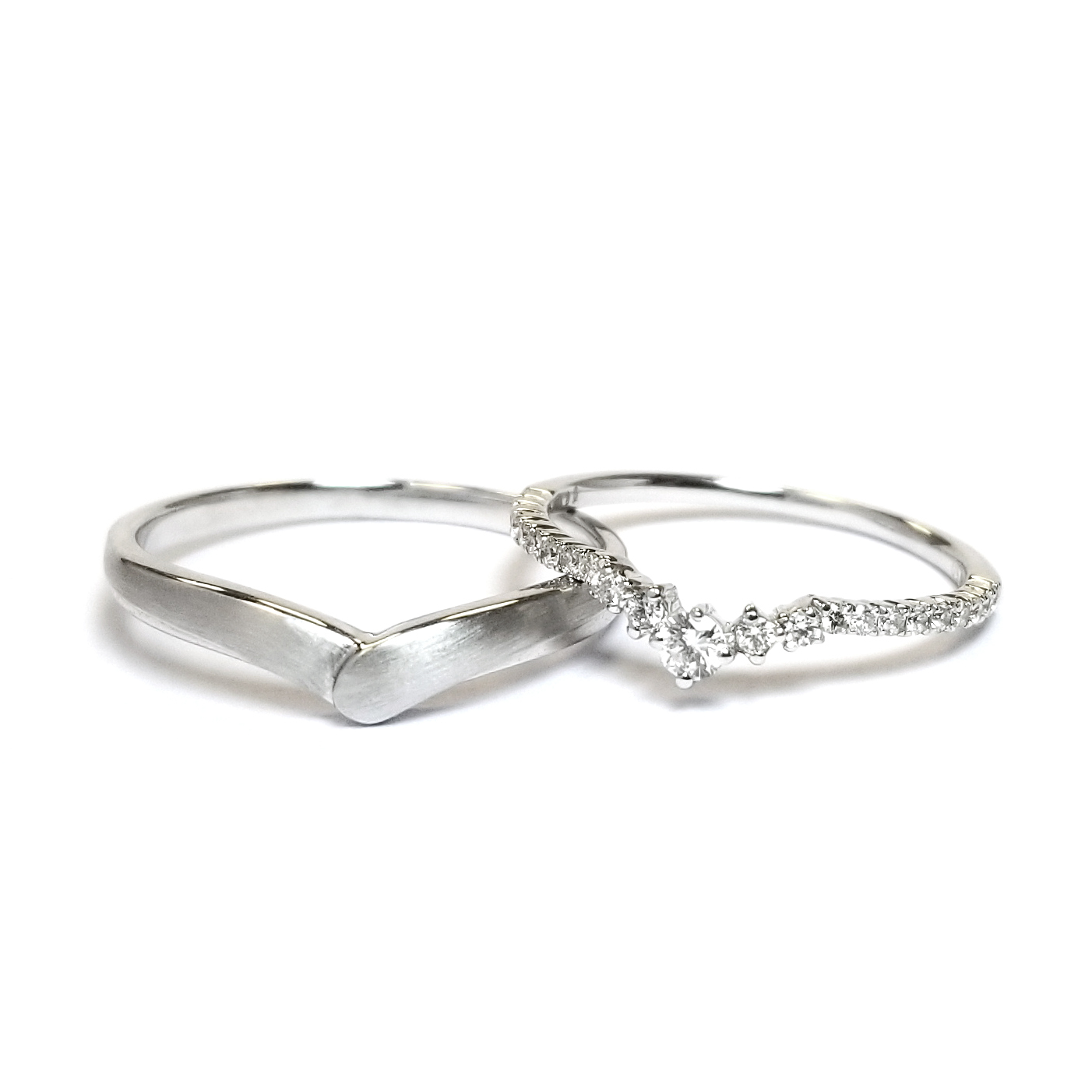 18K 白金天然鑽石結婚戒指