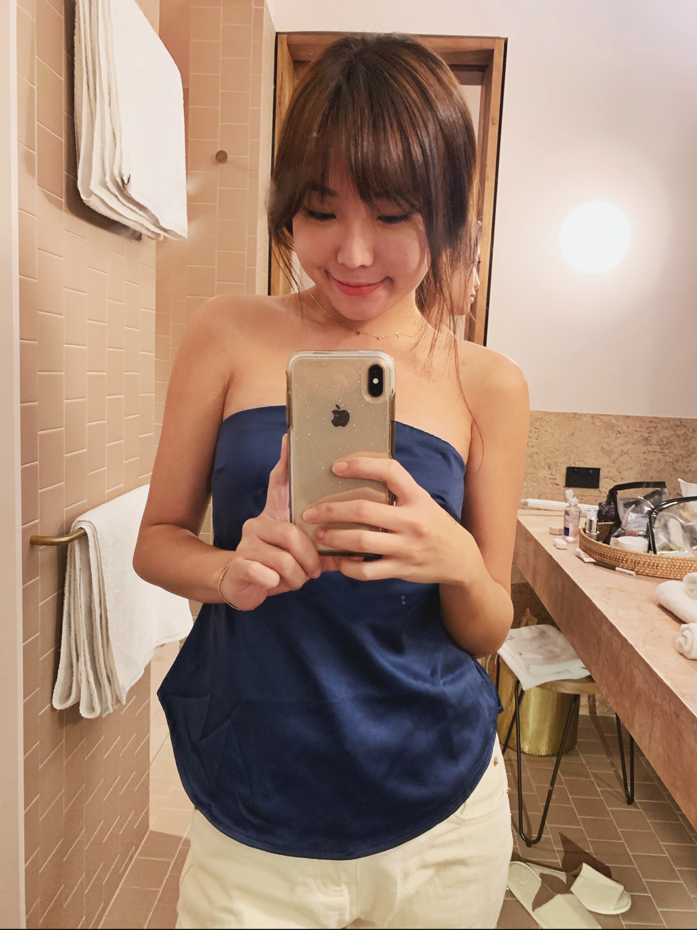 Need your love 需要你的愛 平口軟緞上衣