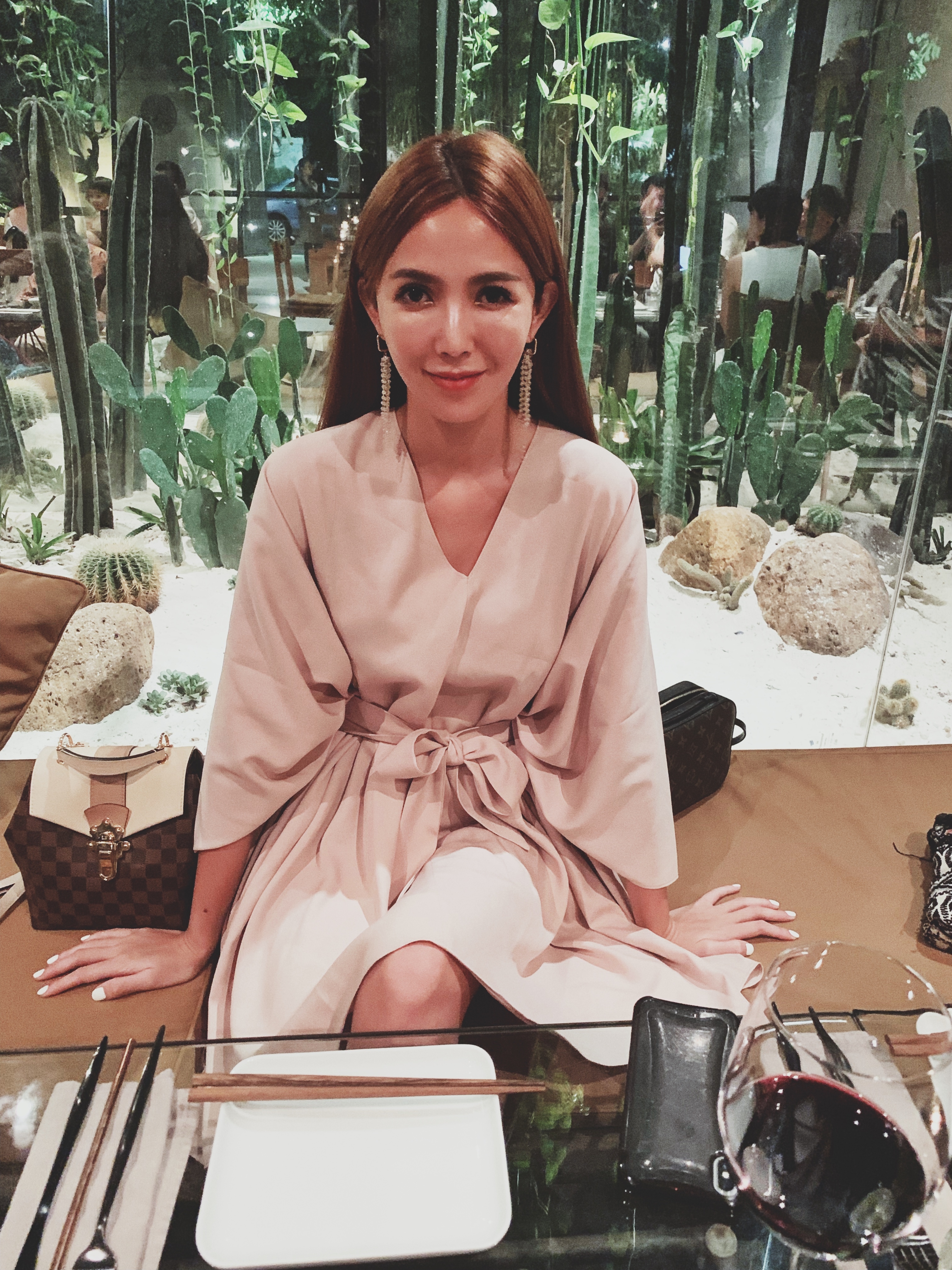 Misto 密斯朵 V領飛鼠袖洋裝(附腰帶)