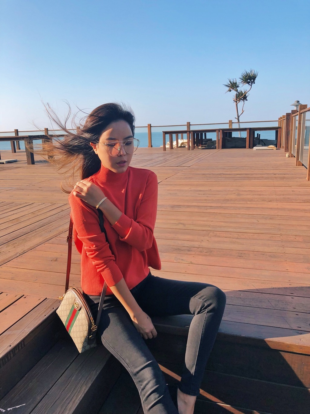 Walk away 背影更迷人 質感高檔露背長袖上衣