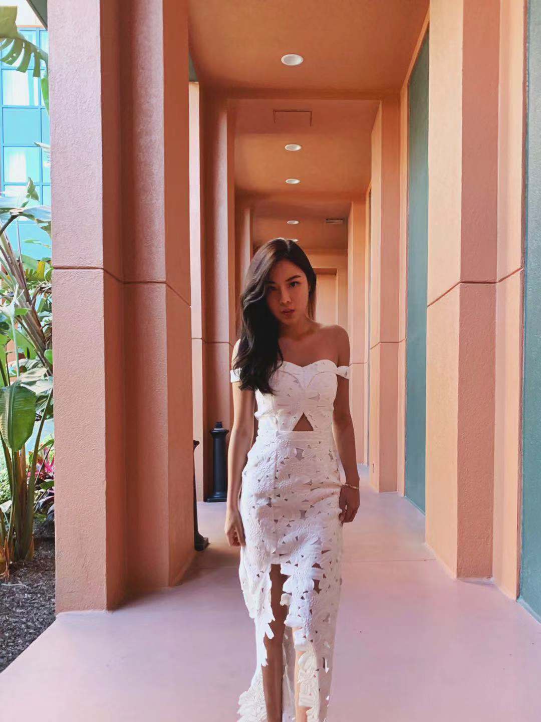 Flowers 一字領水溶蕾絲開衩長洋裝