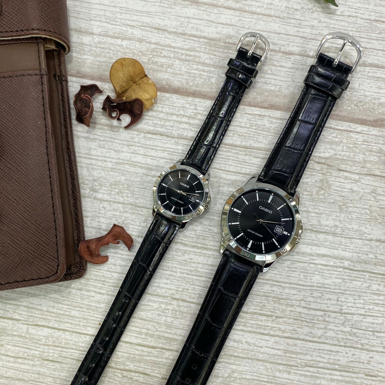 【CASIO 卡西歐】素雅簡約皮帶對錶 -黑銀面  MTP-V004L-1A / LTP-V004L-1A 32.2mm / 41.5mm 現代鐘錶