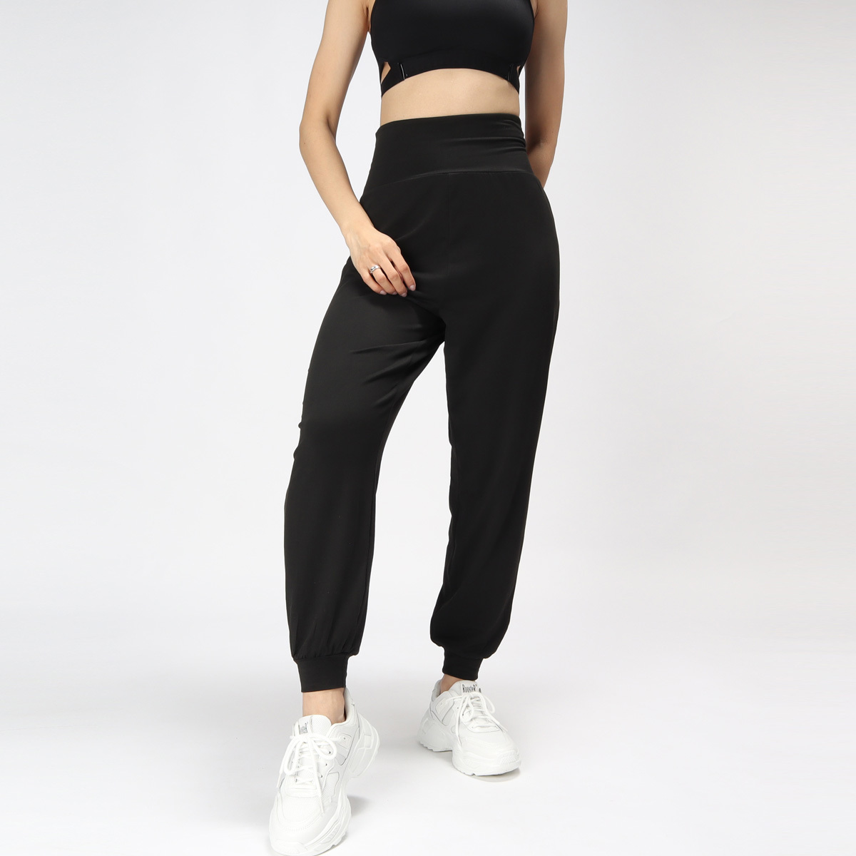 寬鬆高腰後蝴蝶交叉縮口運動褲*