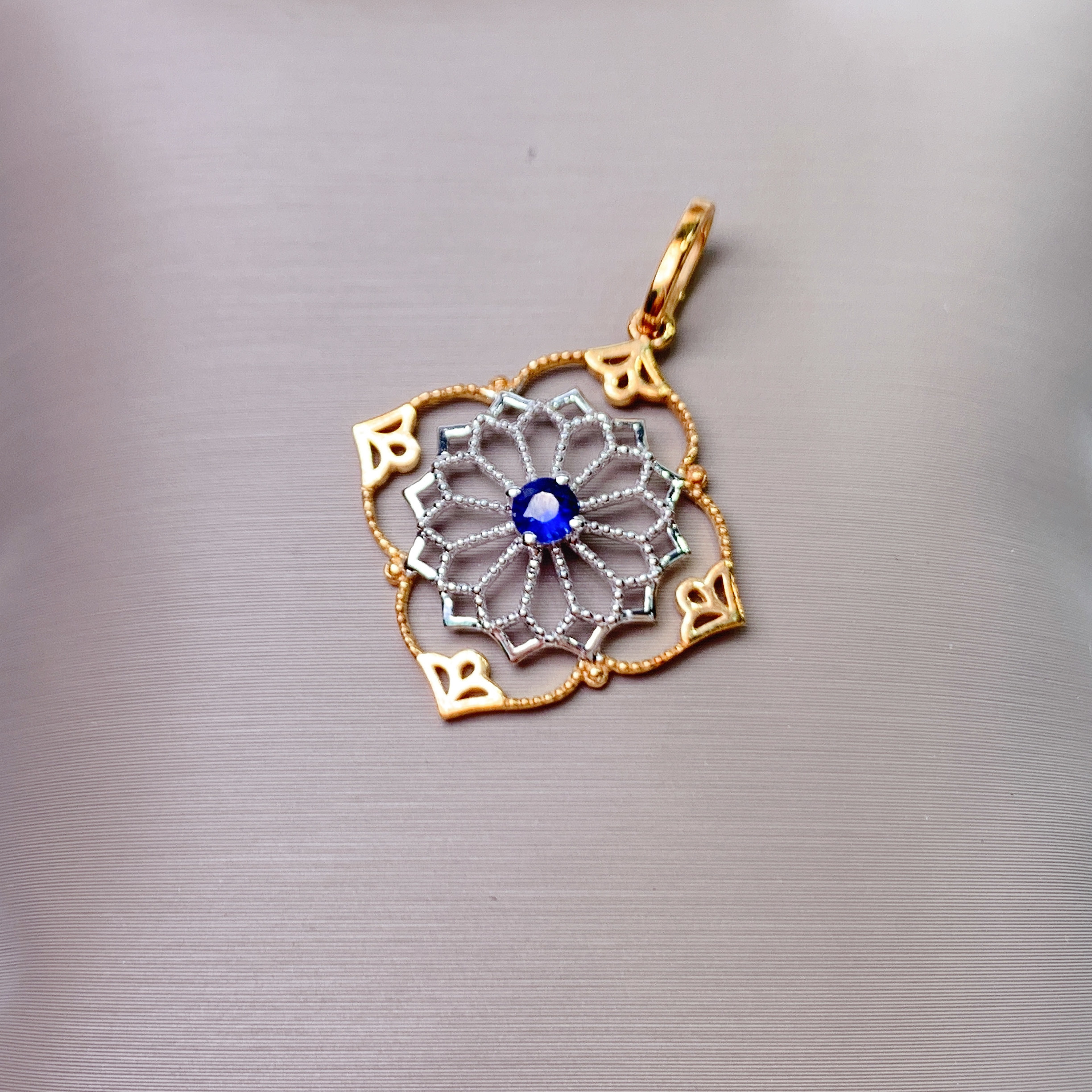 18K 金 0.15ct 藍寶石吊墜