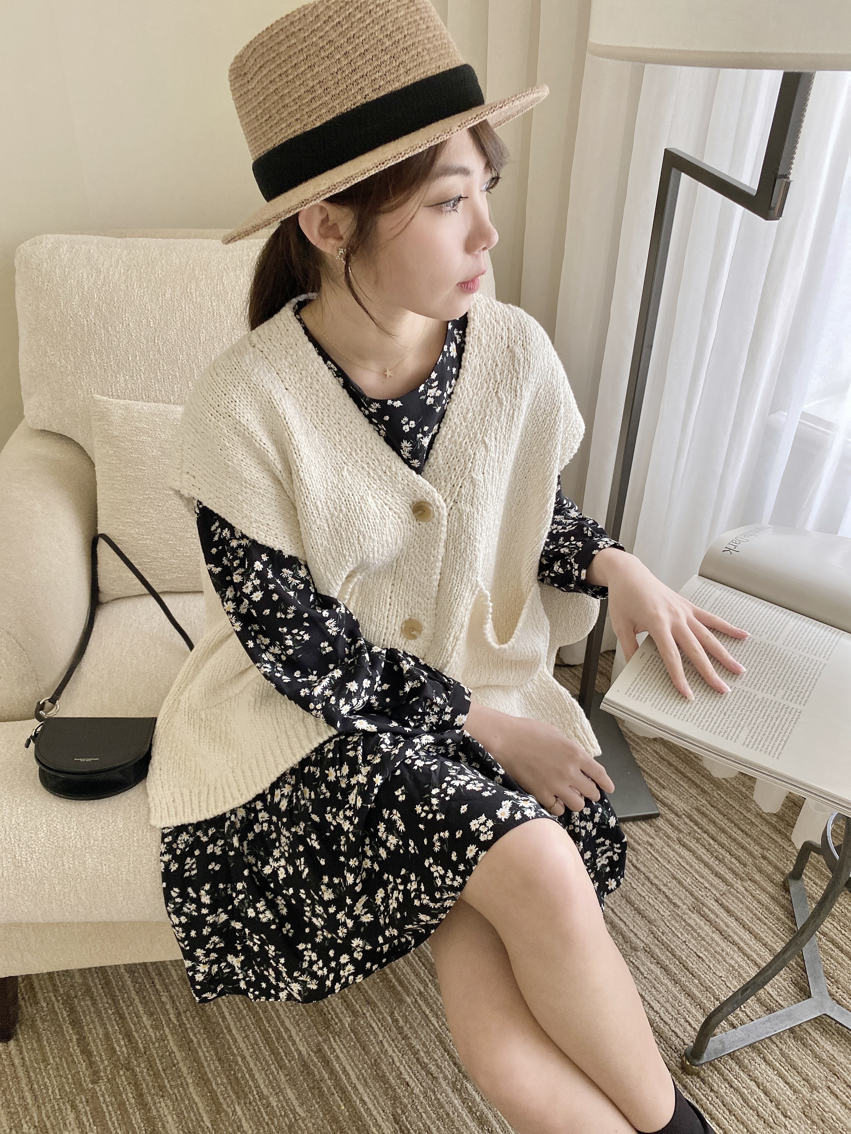 私心收藏琥珀釦雙口袋鉤針背心