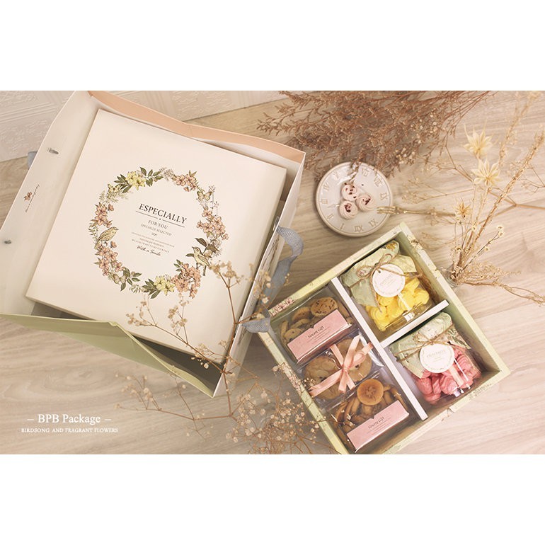 八吋 禮盒 內襯 (兩格隔板) 白色無印 10入 11.0x10.6x6.7【3-990503-1】