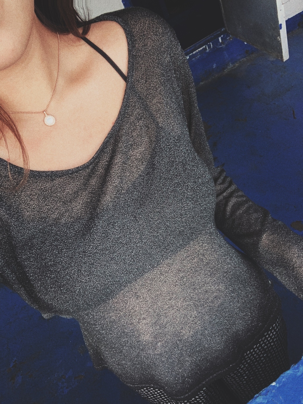 Shallow 擱淺帶 亮絲垂墜半截式露背上衣