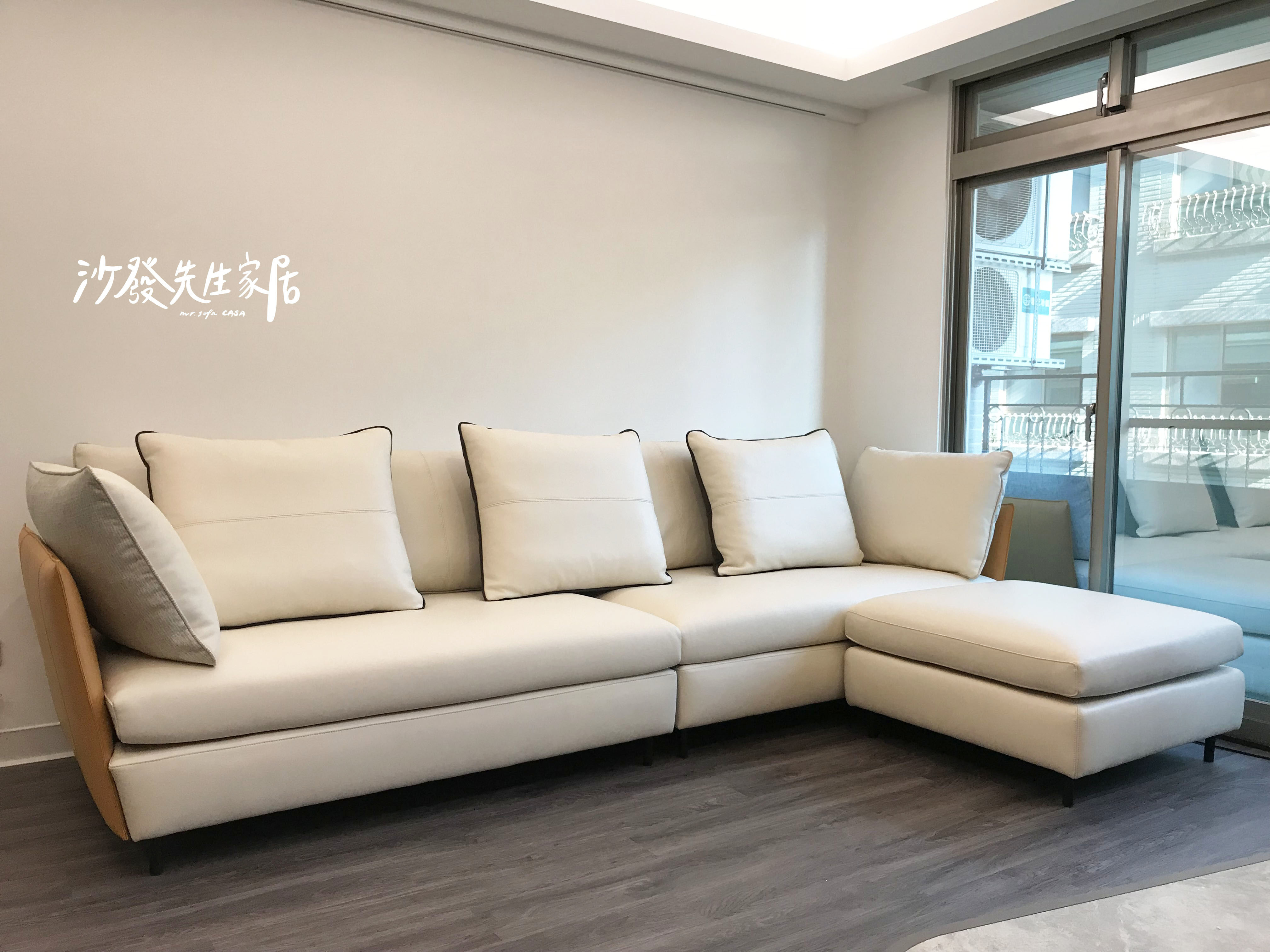 巨蠍座代表色為白色，有著純潔無瑕、接納所有事物的特質