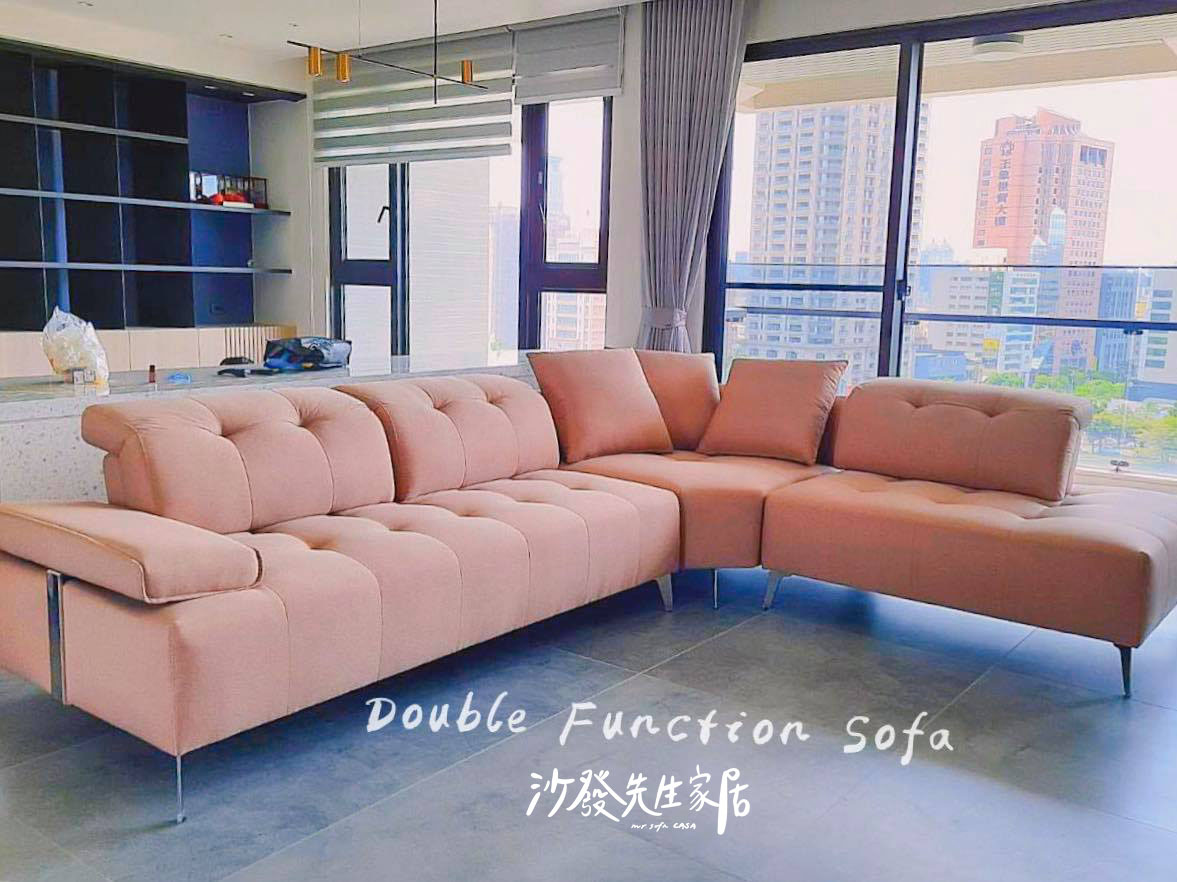 粉色沙發在整體視覺中自帶光芒卻不過份凸顯自己