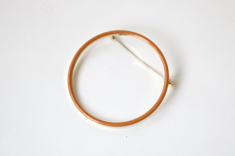 D-BROS-OFS胸針／棕