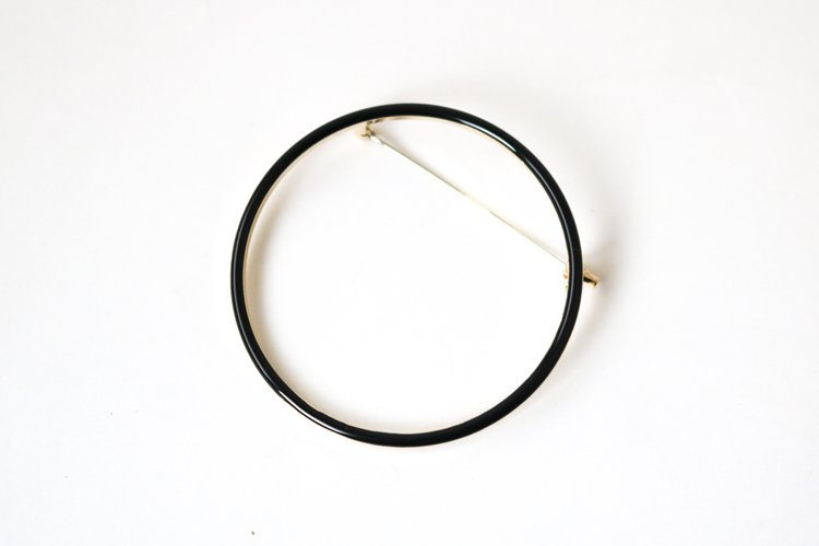 D-BROS-OFS胸針／黒