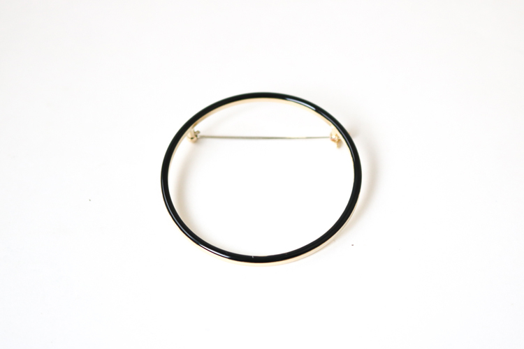 D-BROS-OFS胸針／黒