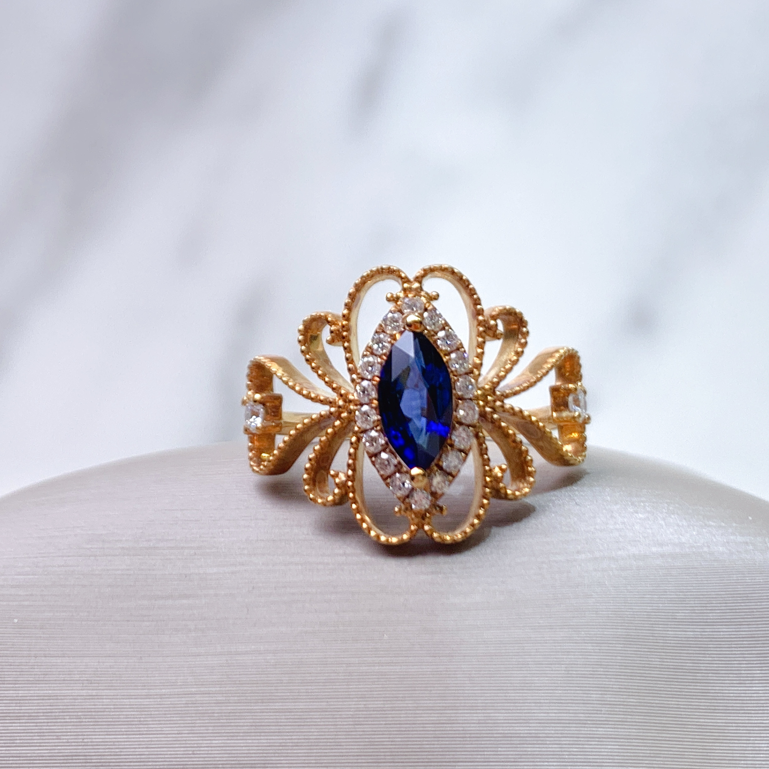 18K 金 0.61ct 藍寶石戒指