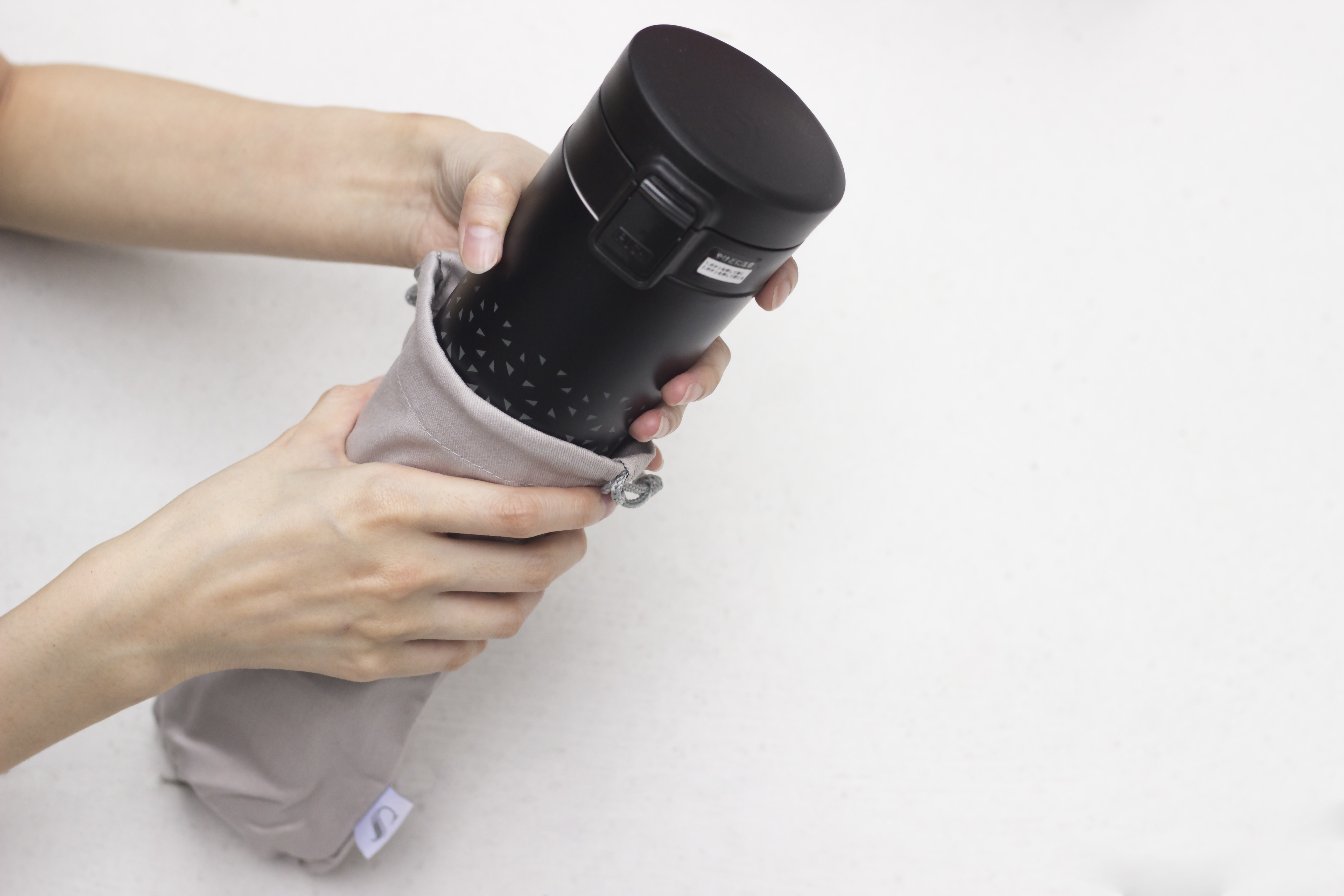 Swanz 灰色提手袋