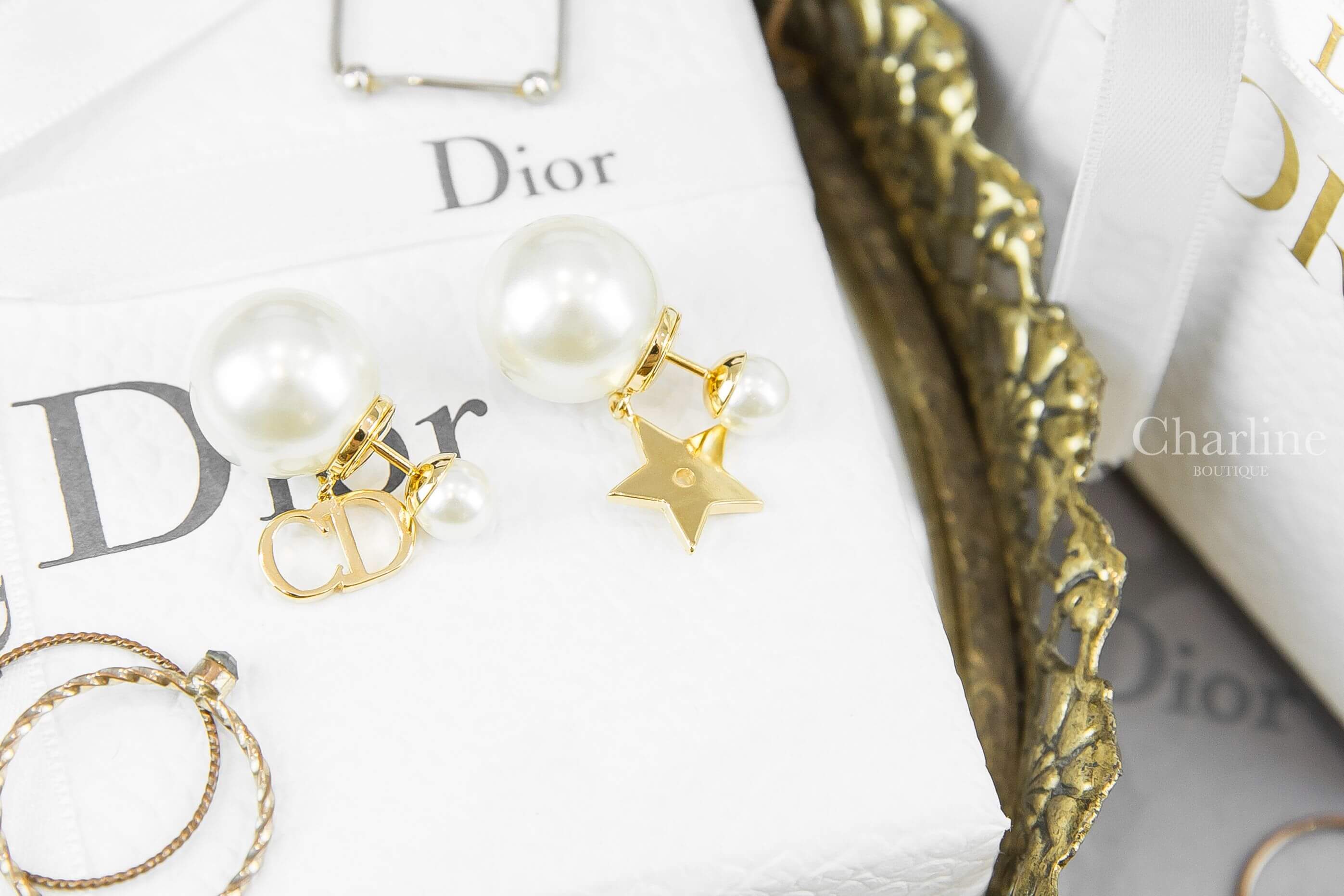 Dior Tribales Earrings 白色大小珍珠金色星星CD不對稱垂墜耳環-Charline Boutique 精品代購
