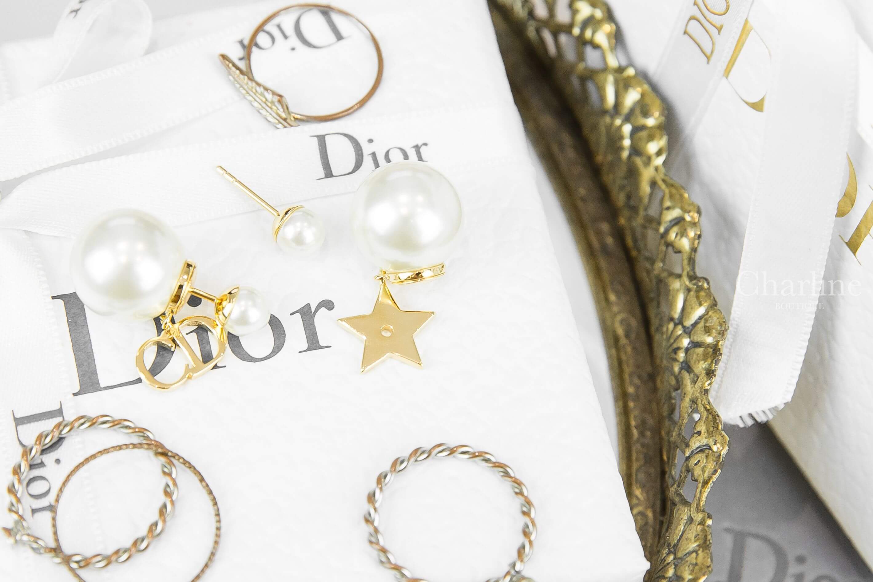 Dior Tribales Earrings 白色大小珍珠金色星星CD不對稱垂墜耳環-Charline Boutique 精品代購