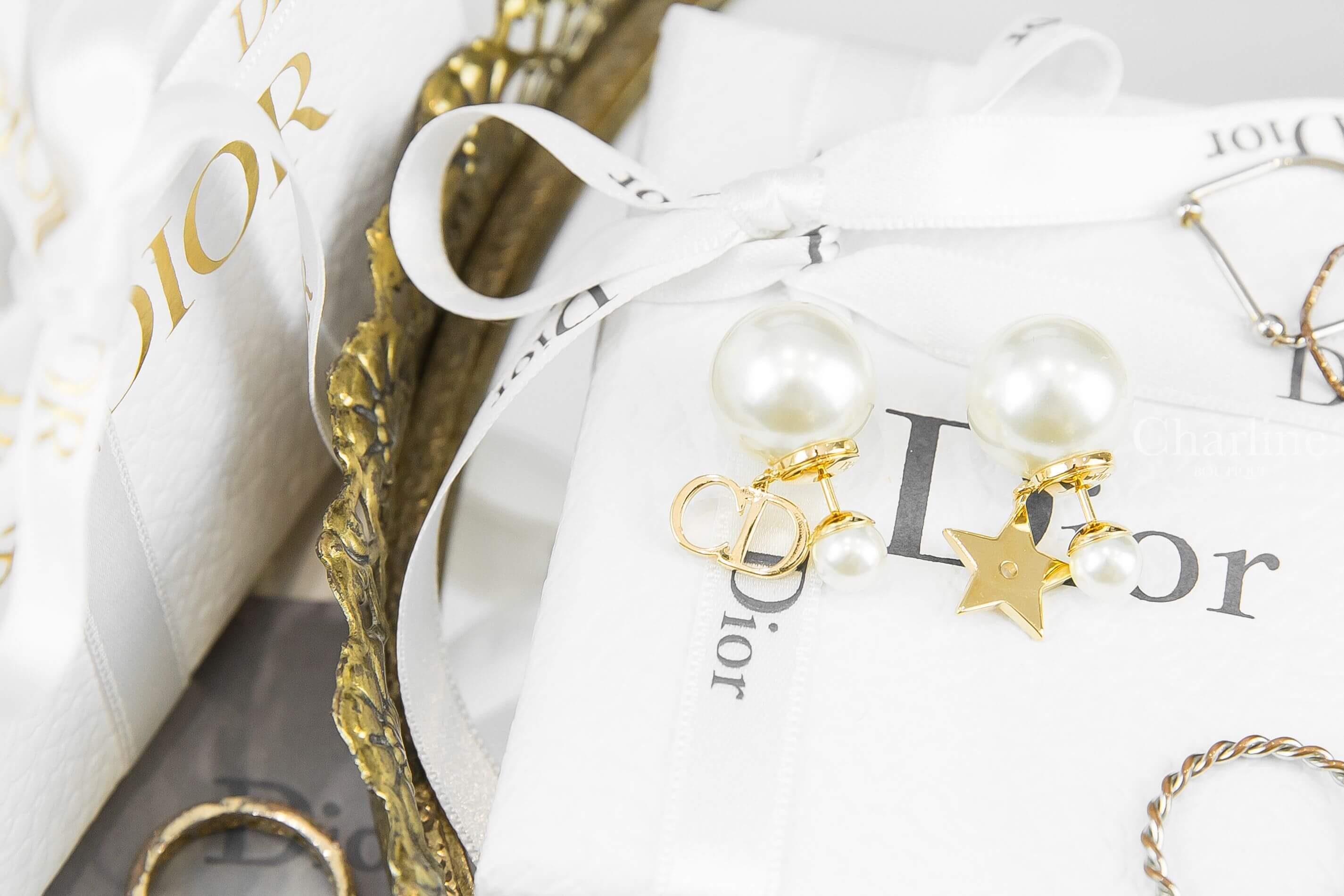 Dior Tribales Earrings 白色大小珍珠金色星星CD不對稱垂墜耳環-Charline Boutique 精品代購