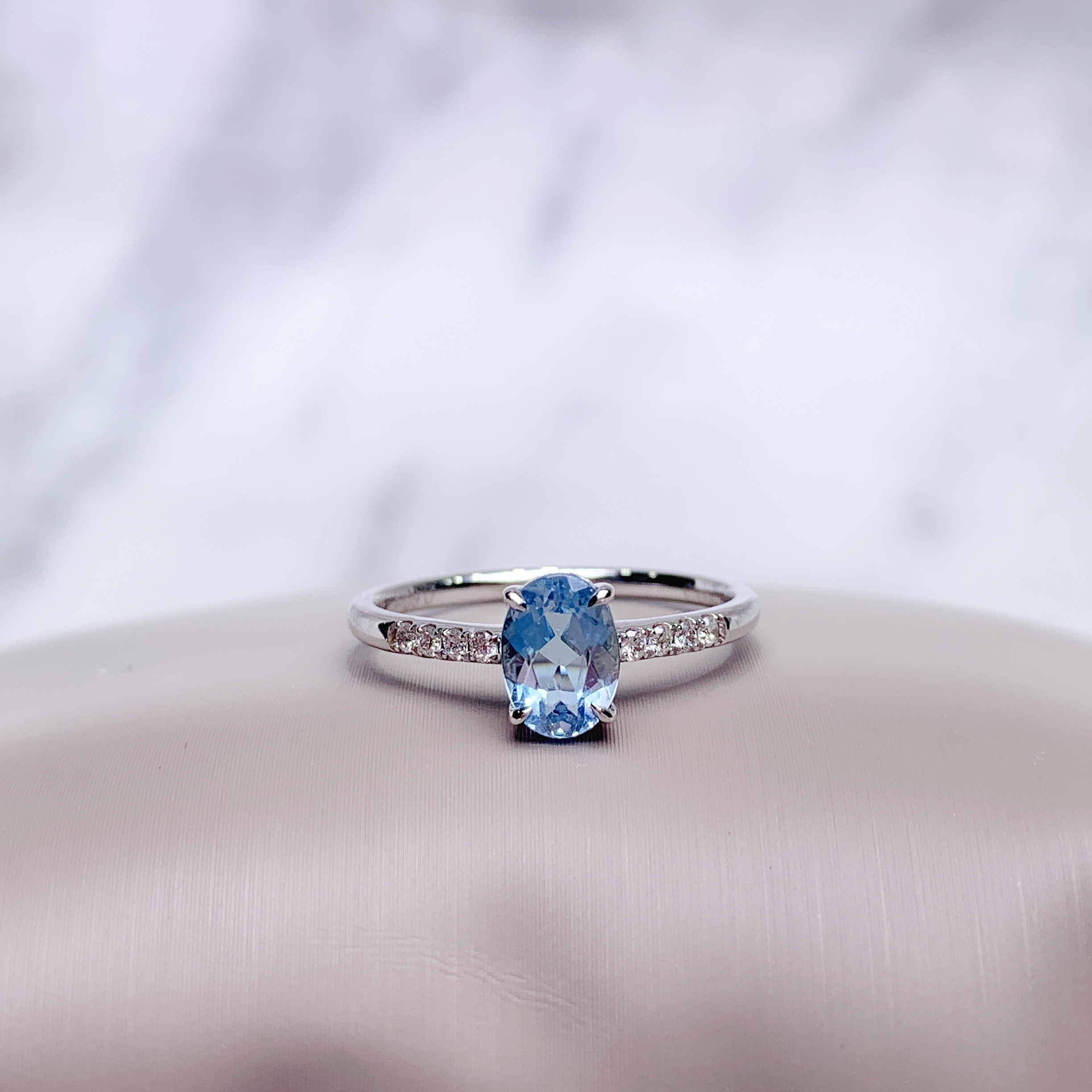 18K 金 0.6ct 海藍寶戒指