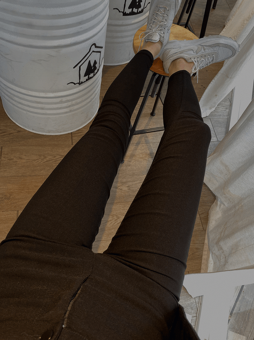 M801 超彈各尺碼女孩都可穿素黑褲