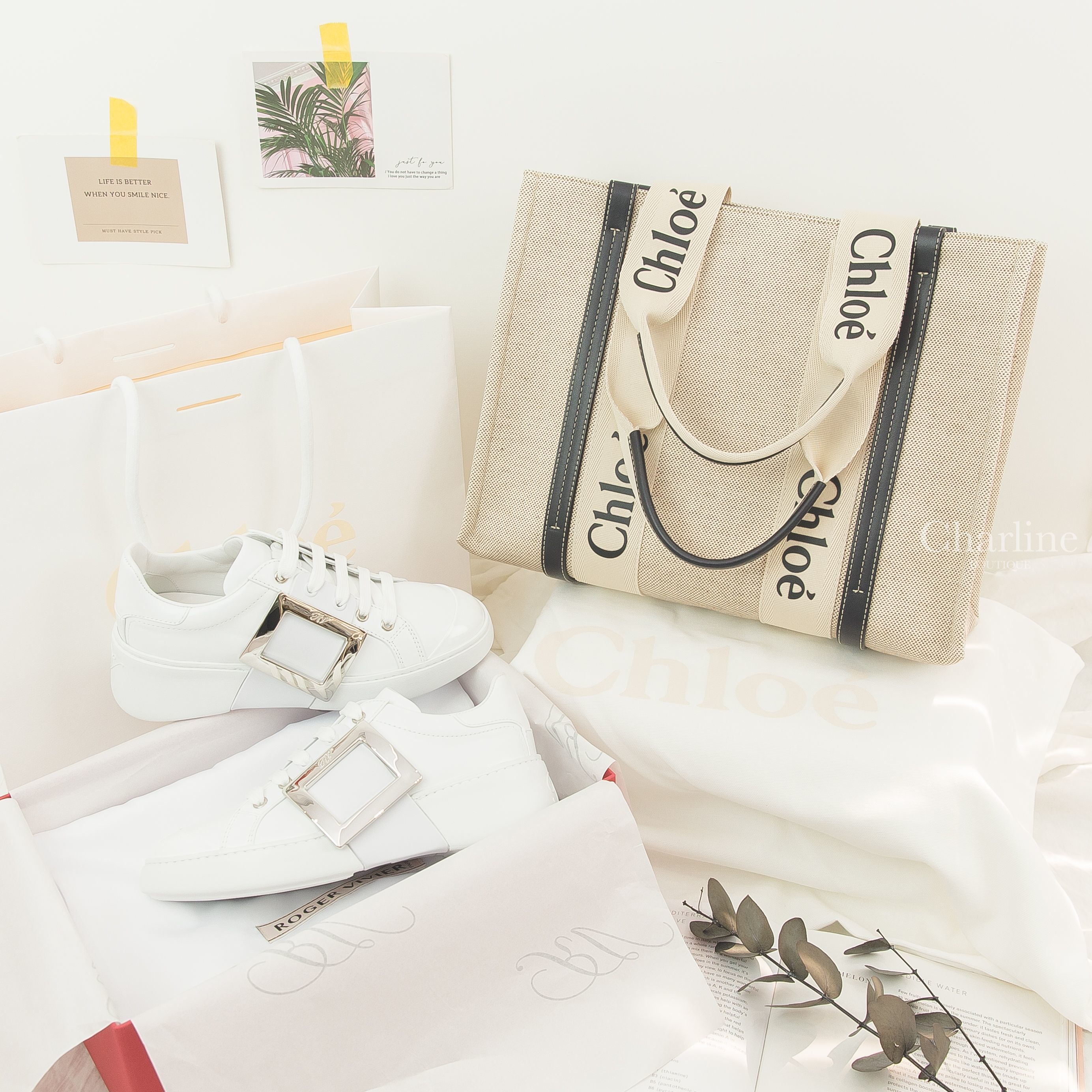 Chloe Medium Woody Tote Bag 米白色帆布拼藍色皮革黑Logo中型提把托特包,Roger Vivier Viv Skate Metal Buckle 白色銀方釦小牛皮運動鞋-Charline Boutique 精品代購