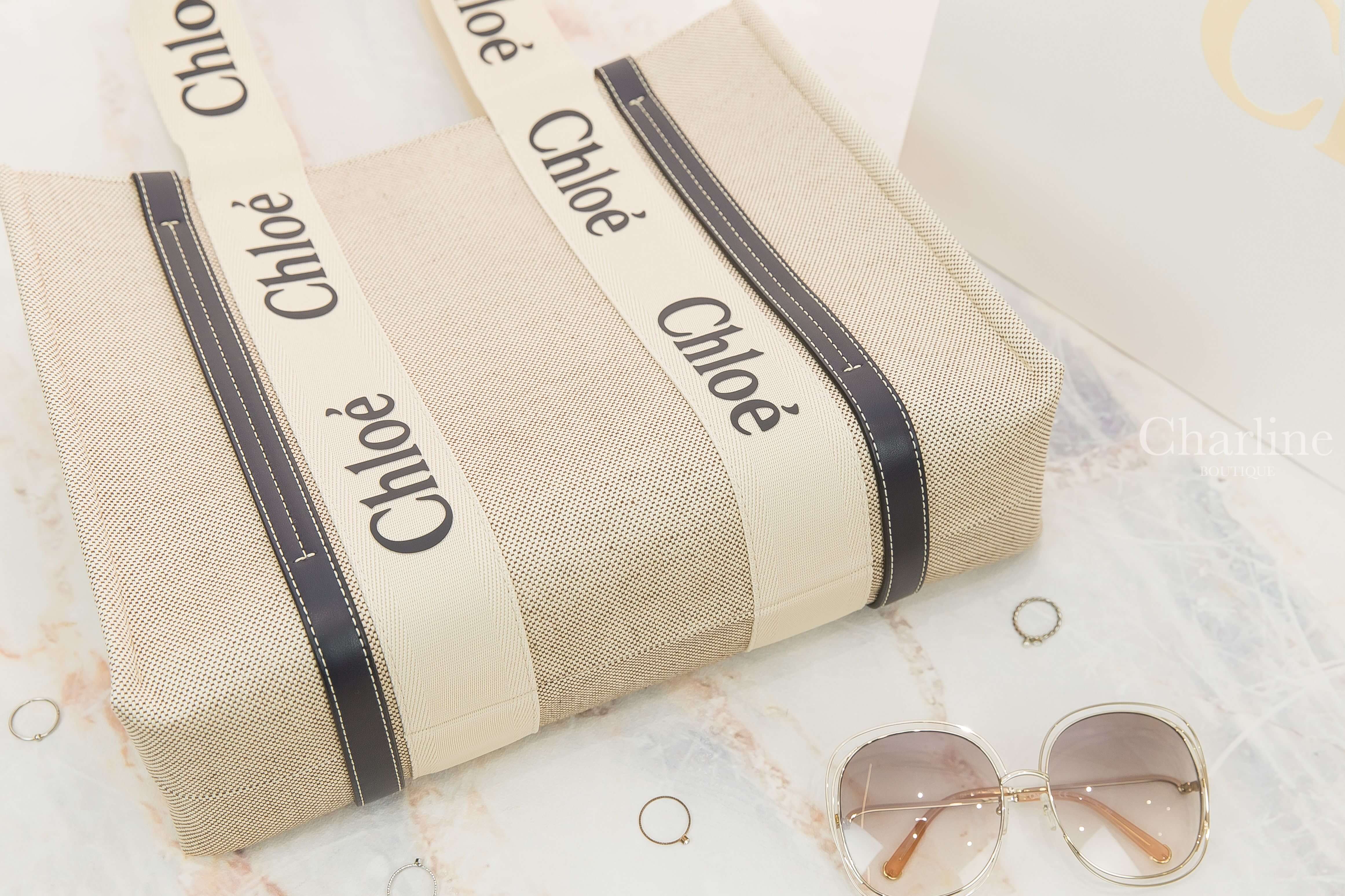 Chloe Medium Woody Tote Bag 米白色帆布拼藍色皮革黑Logo中型提把托特包-Charline Boutique 精品代購