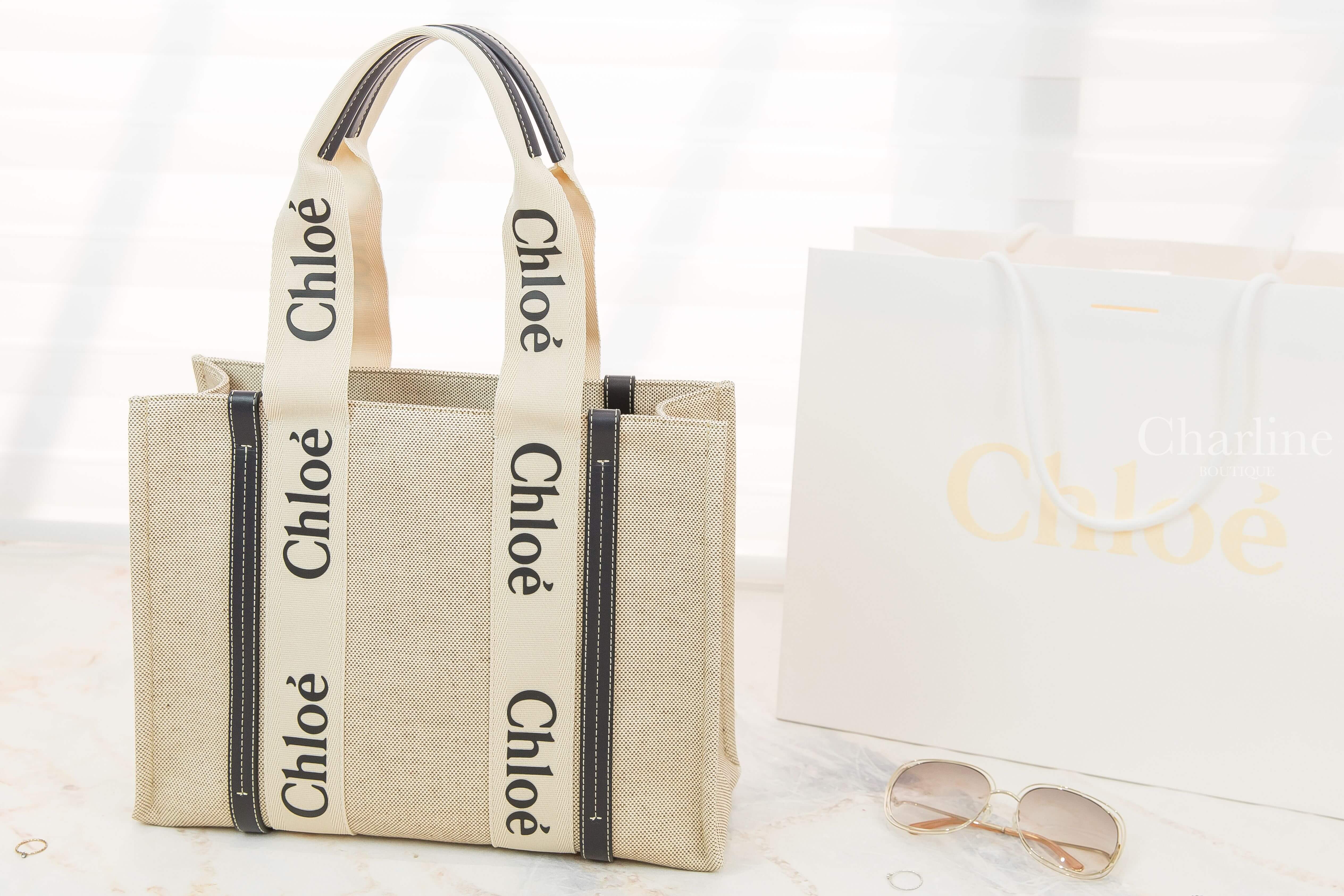 Chloe Medium Woody Tote Bag 米白色帆布拼藍色皮革黑Logo中型提把托特包-Charline Boutique 精品代購