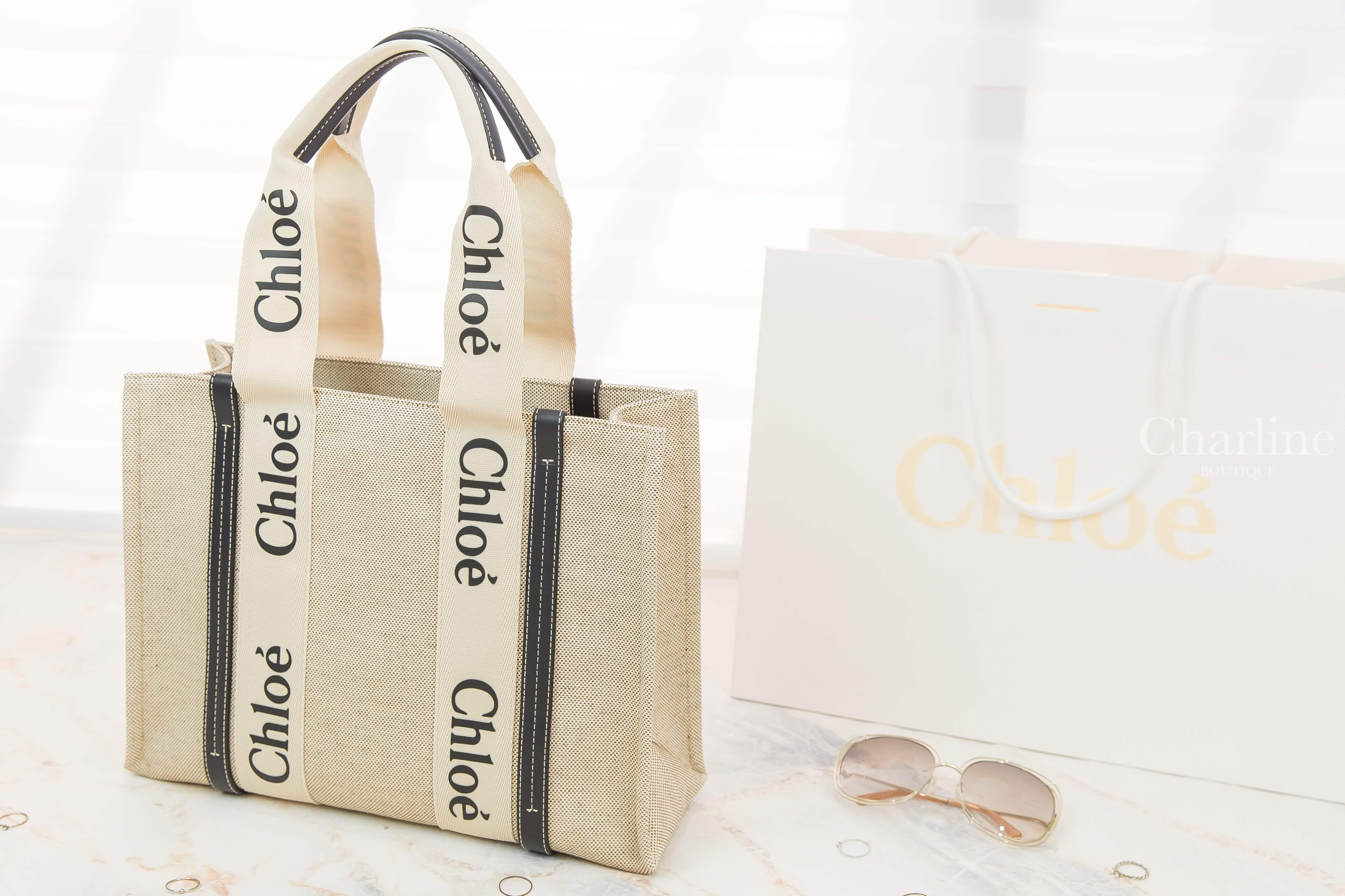 Chloe Medium Woody Tote Bag 米白色帆布拼藍色皮革黑Logo中型提把托特包-Charline Boutique 精品代購