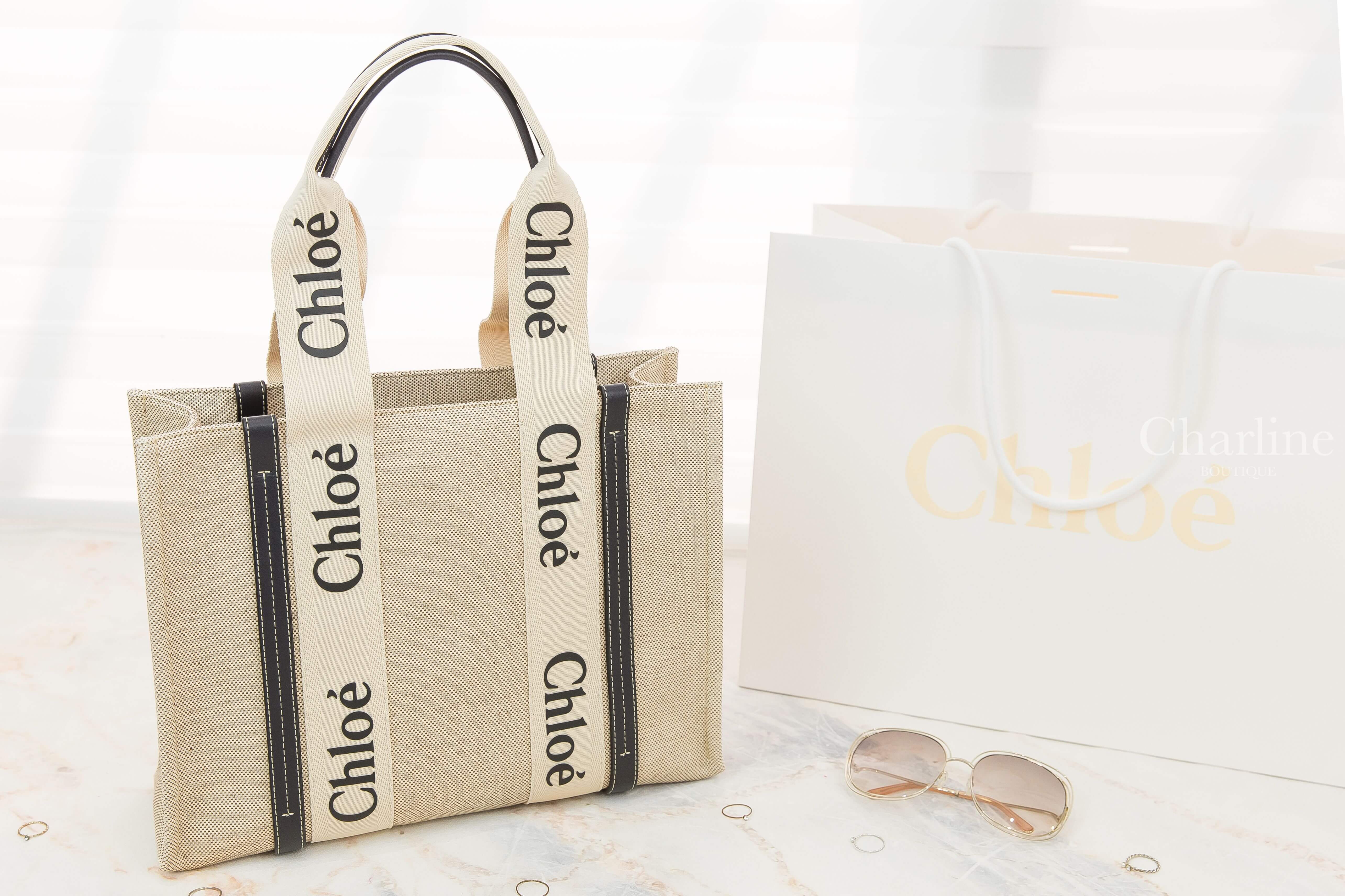 Chloe Medium Woody Tote Bag 米白色帆布拼藍色皮革黑Logo中型提把托特包-Charline Boutique 精品代購
