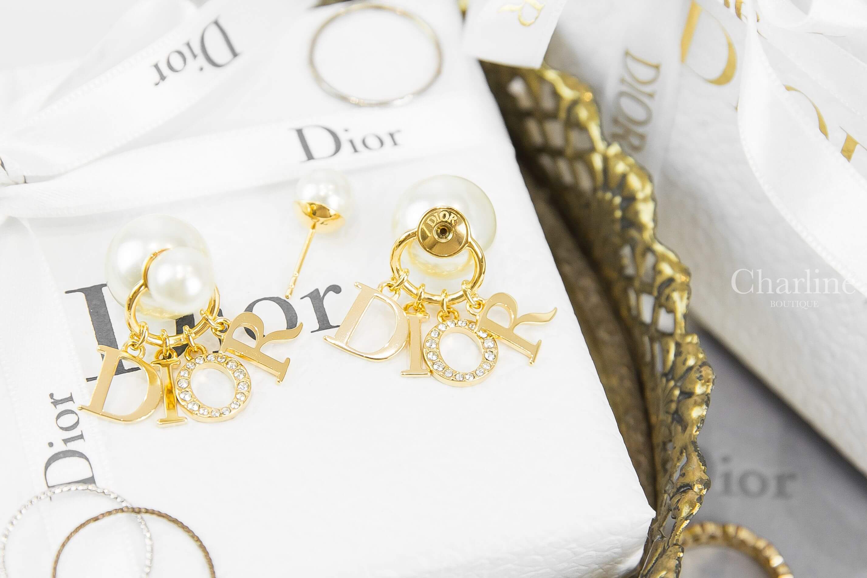 Dior Tribales Earrings 白色大小珍珠金色Dior字母水鑽O垂墜耳環-Charline Boutique 精品代購