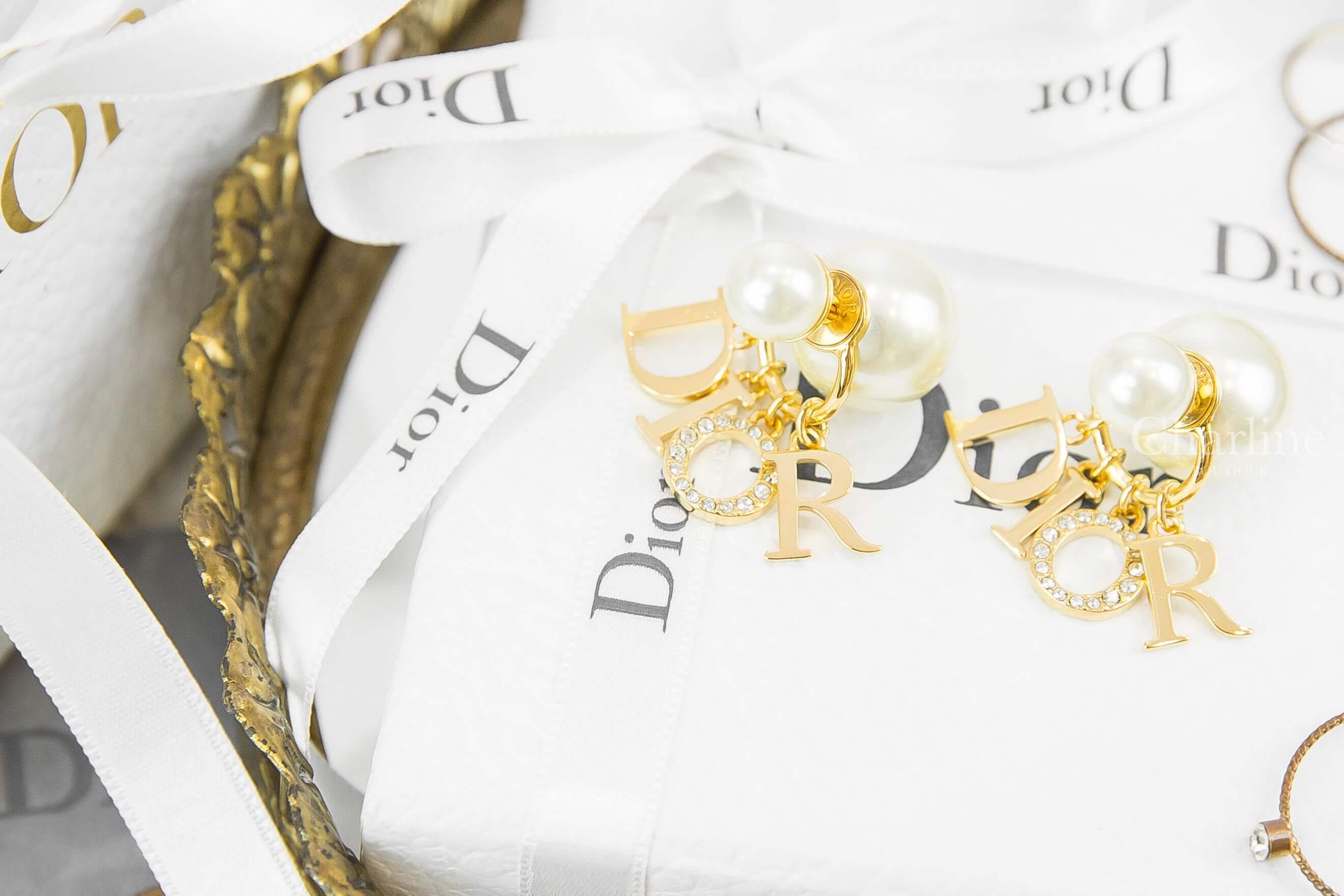 Dior Tribales Earrings 白色大小珍珠金色Dior字母水鑽O垂墜耳環-Charline Boutique 精品代購